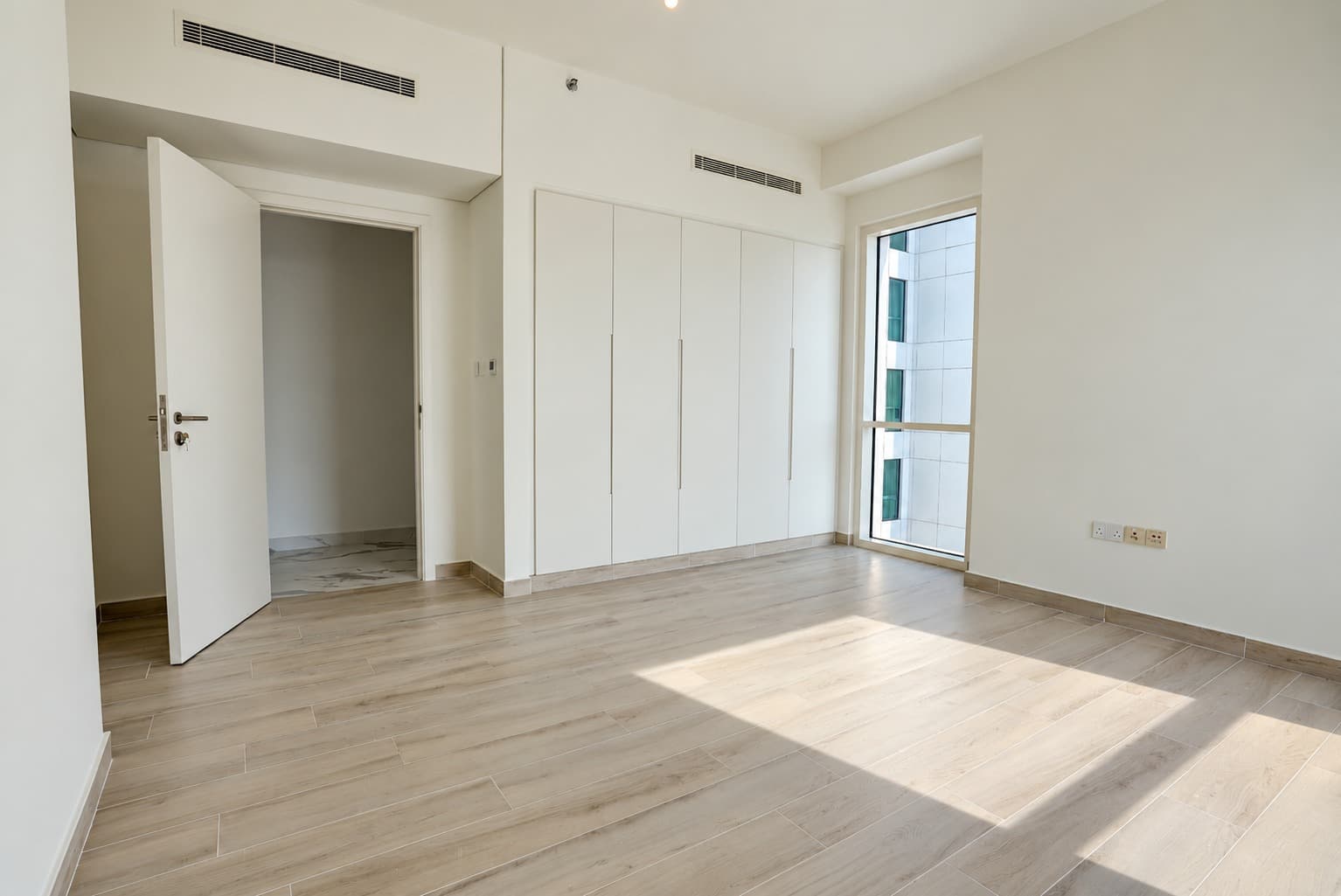 Stunning Canal & City View | 4 Payments | Vibrant Community, 17