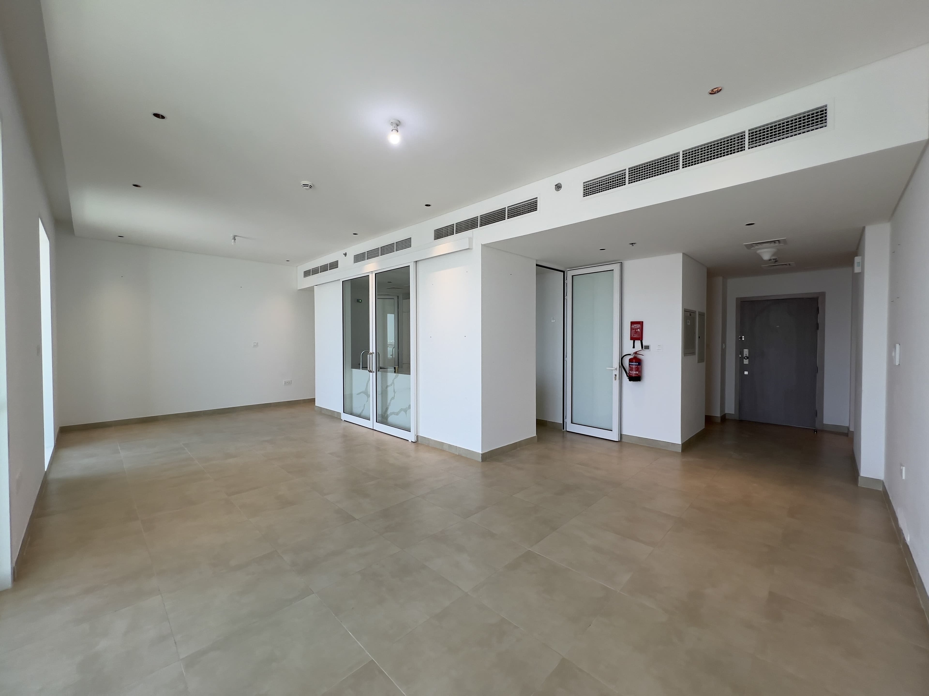 Partial Sea & Pool View | Spacious | Vacant — 5
