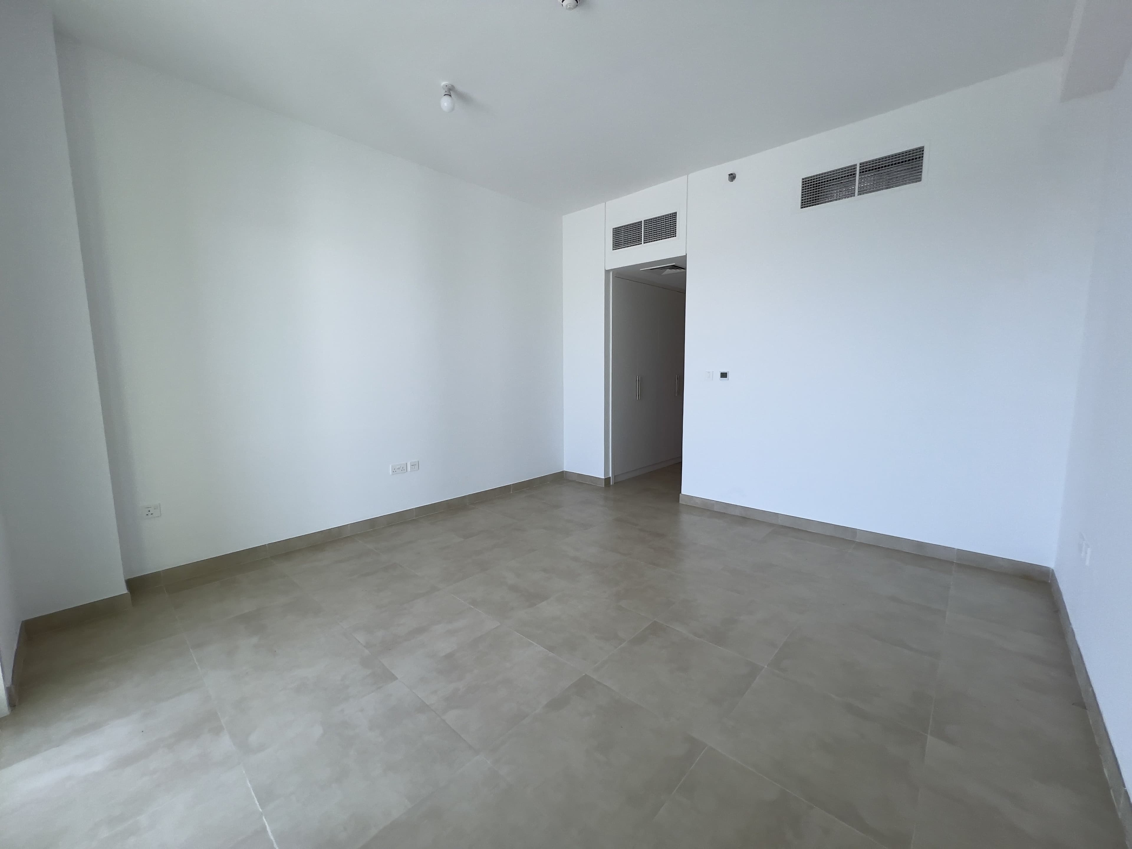 Partial Sea & Pool View | Spacious | Vacant — 16