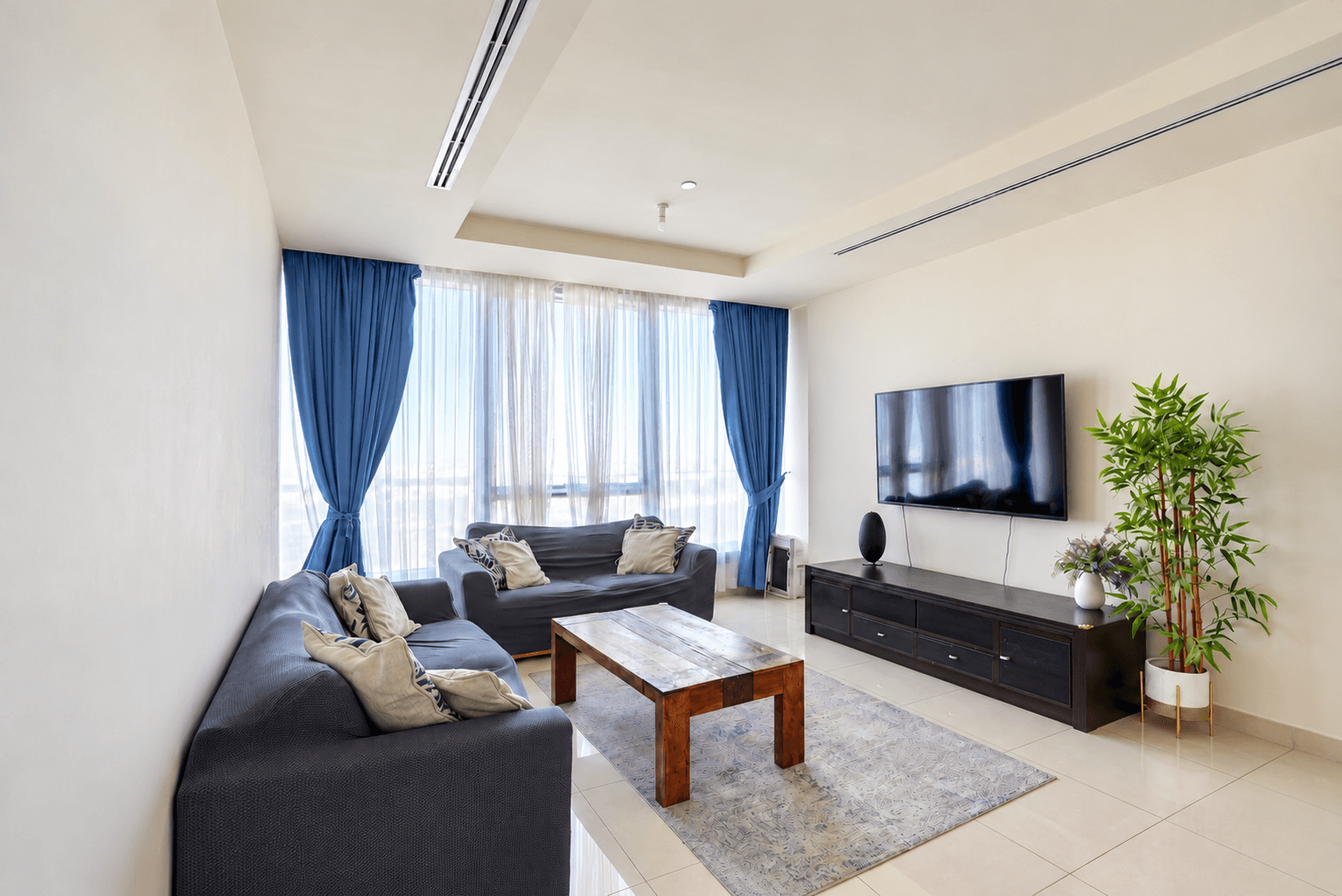 Spacious 2+1BR | Amazing Sea View | Prime Community, 4