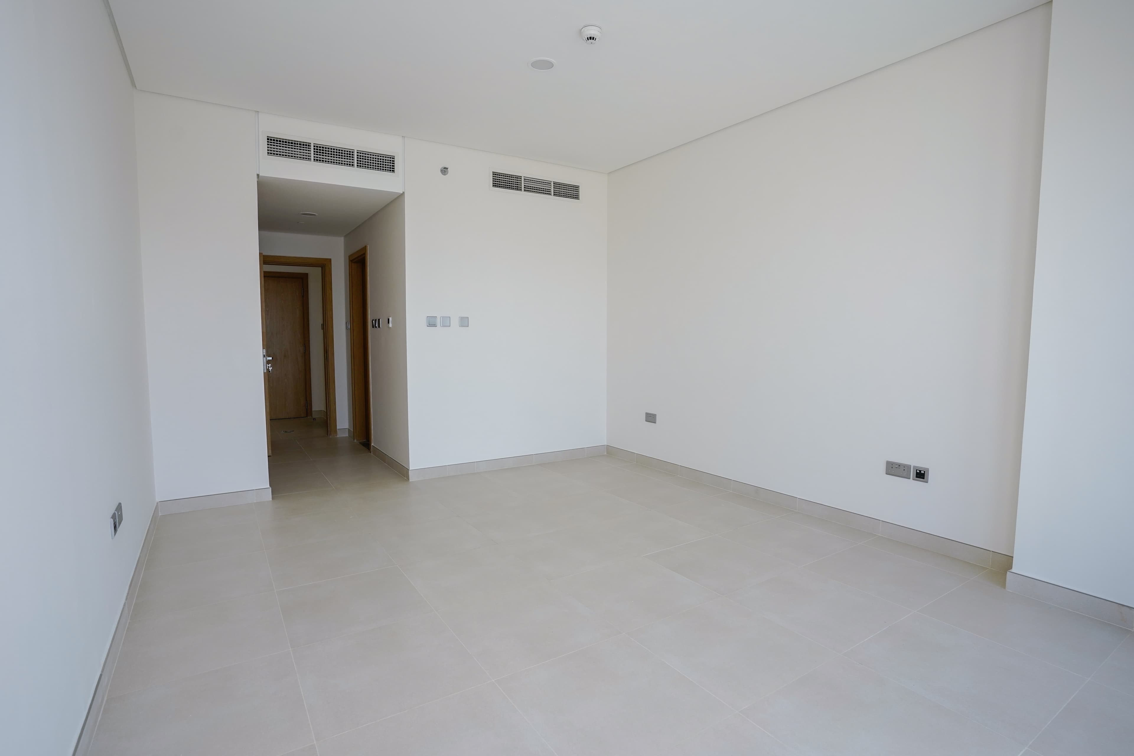 Stunning 1BR | High Floor | City View — 4