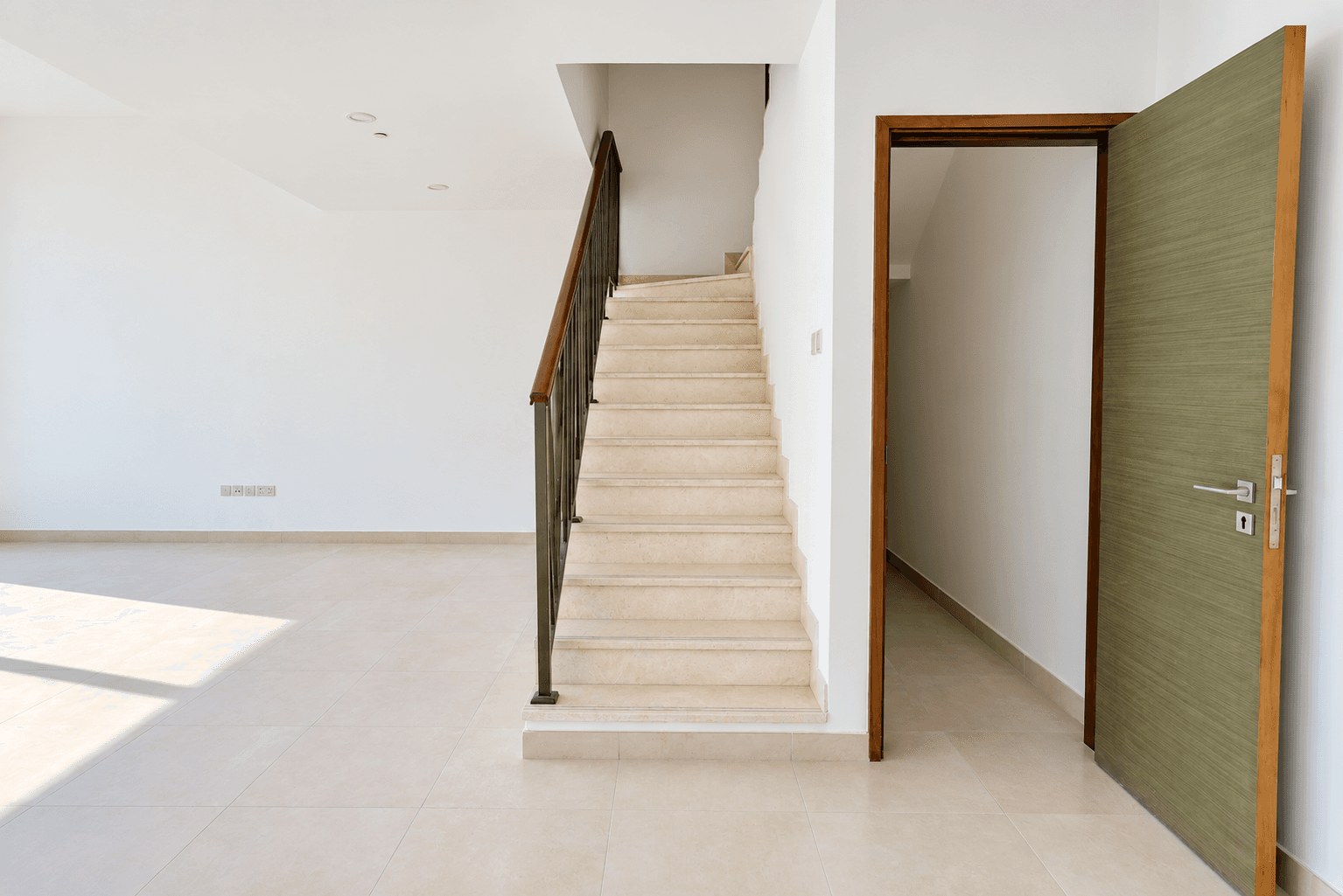 Classic 3+1BR | Street and Back Views | Prime Location, 11