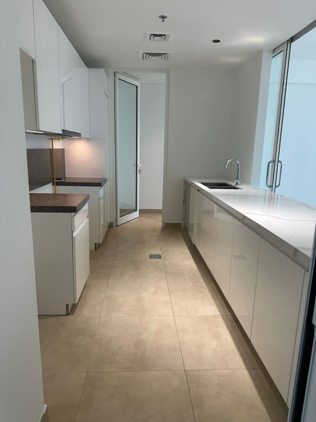 Beach Access | Huge Apartment | Partial Sea View — 14