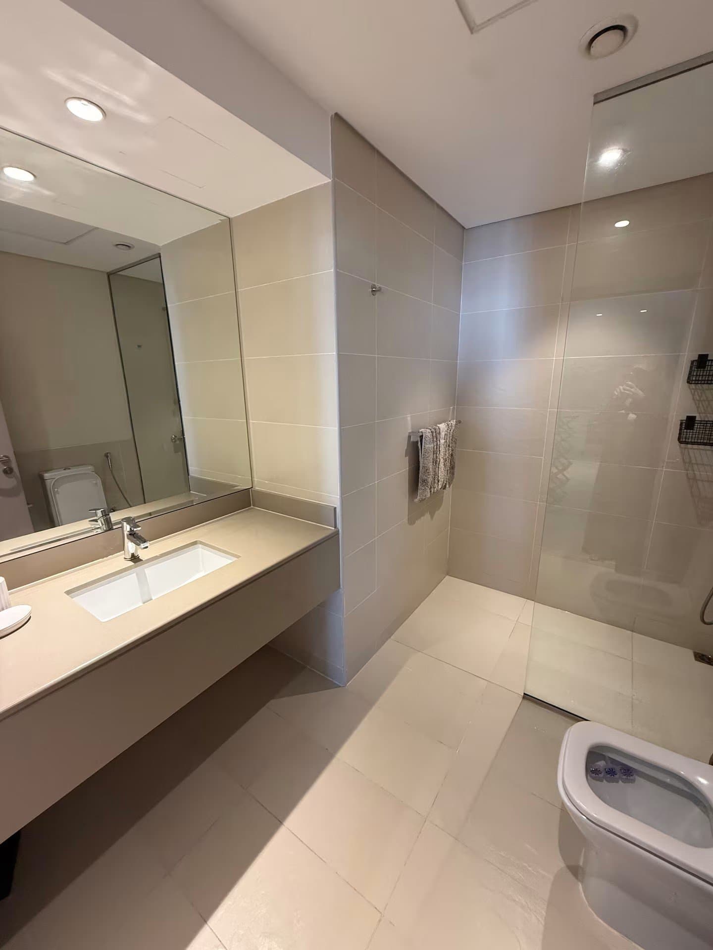 Amazing View | High Floor | Prime Location — 8