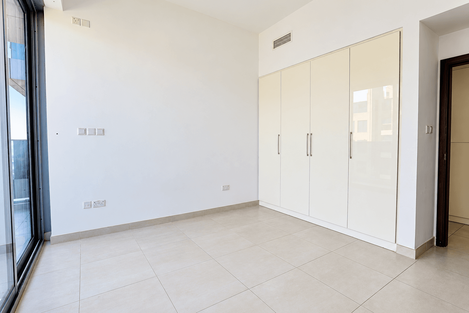Prestige 2BR | Premium Sea Views | Prime Location, 13