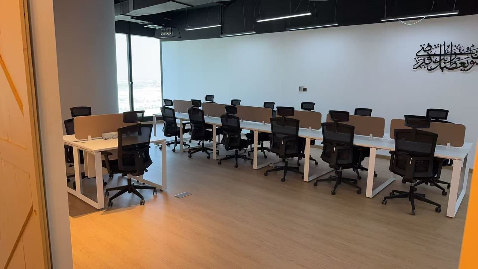 Premium Office | Amazing Sea View | Ideal Location — 2