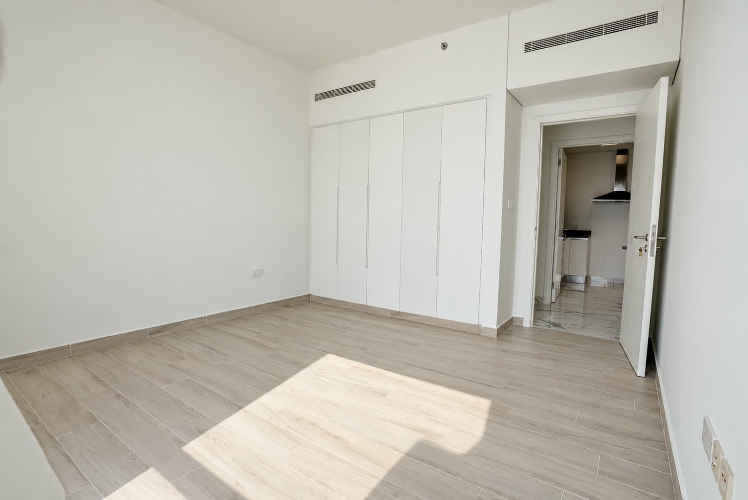 Stunning Canal & City View | 4 Payments | Vibrant Community, 13