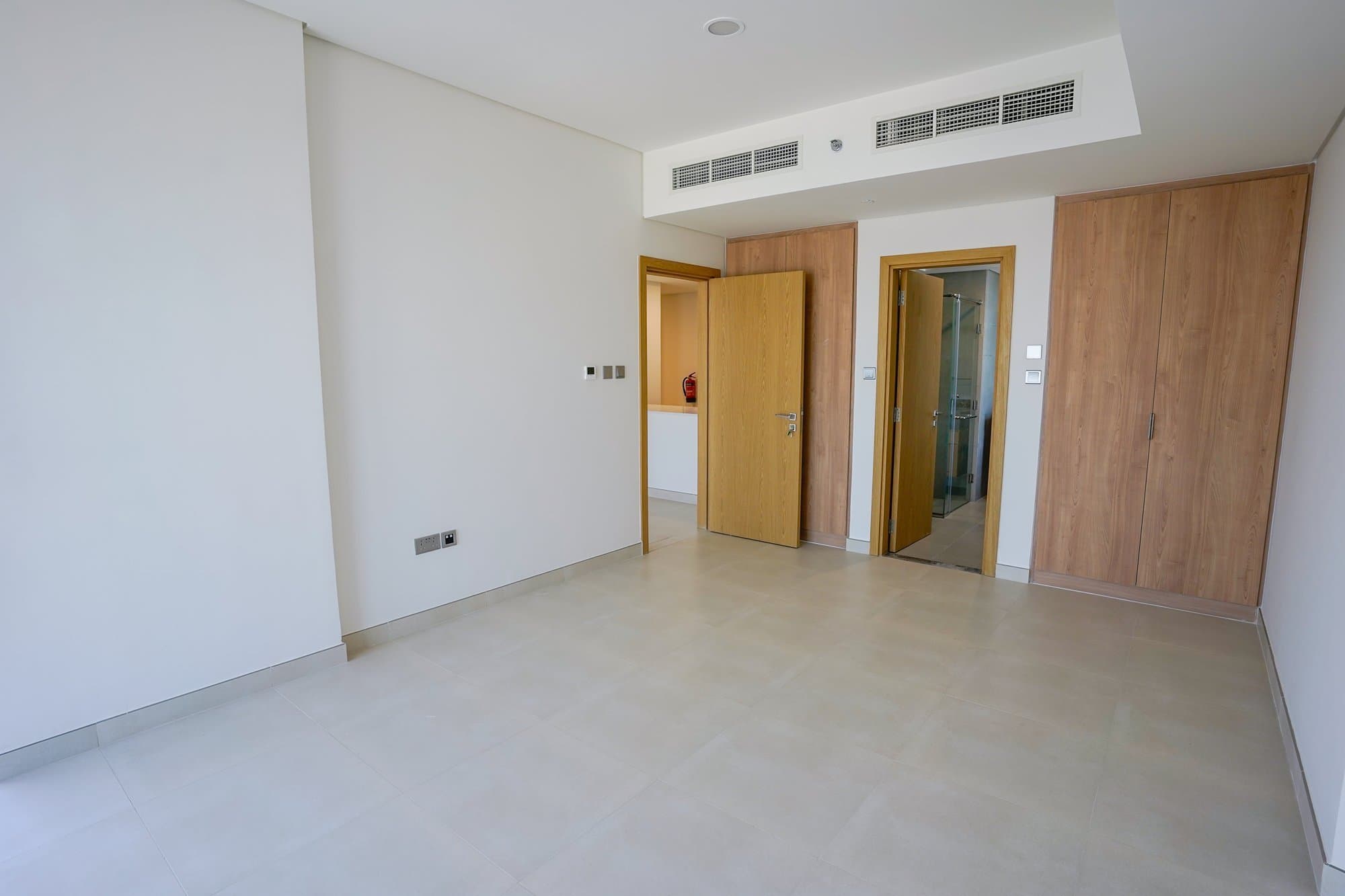 Amazing 2BR+M | High Floor | Prime Area — 11