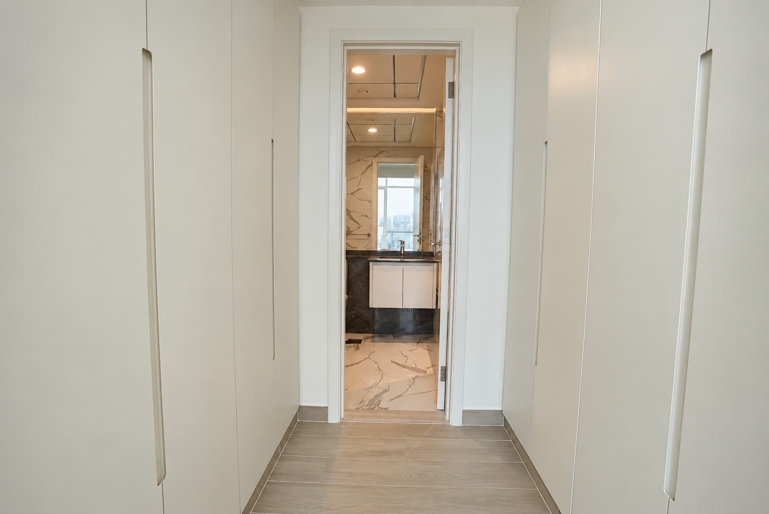 Stunning Canal & City View | 4 Payments | Vibrant Community, 19