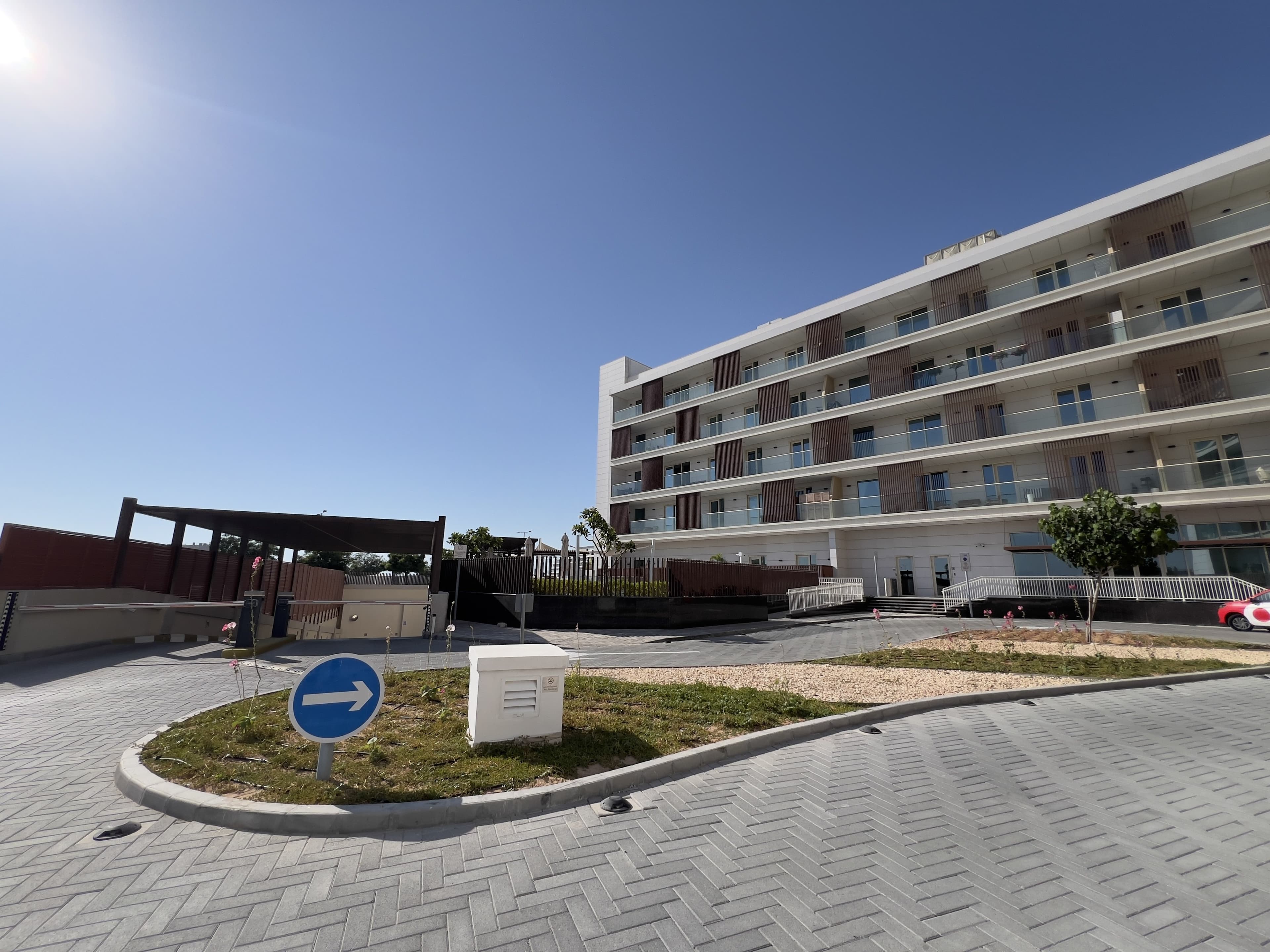 Partial Sea & Pool View | Spacious | Vacant — 29