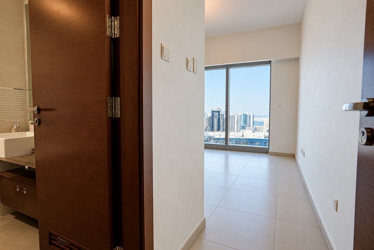 Elegant 1BR | Full Sea View | Excellent Location, 8