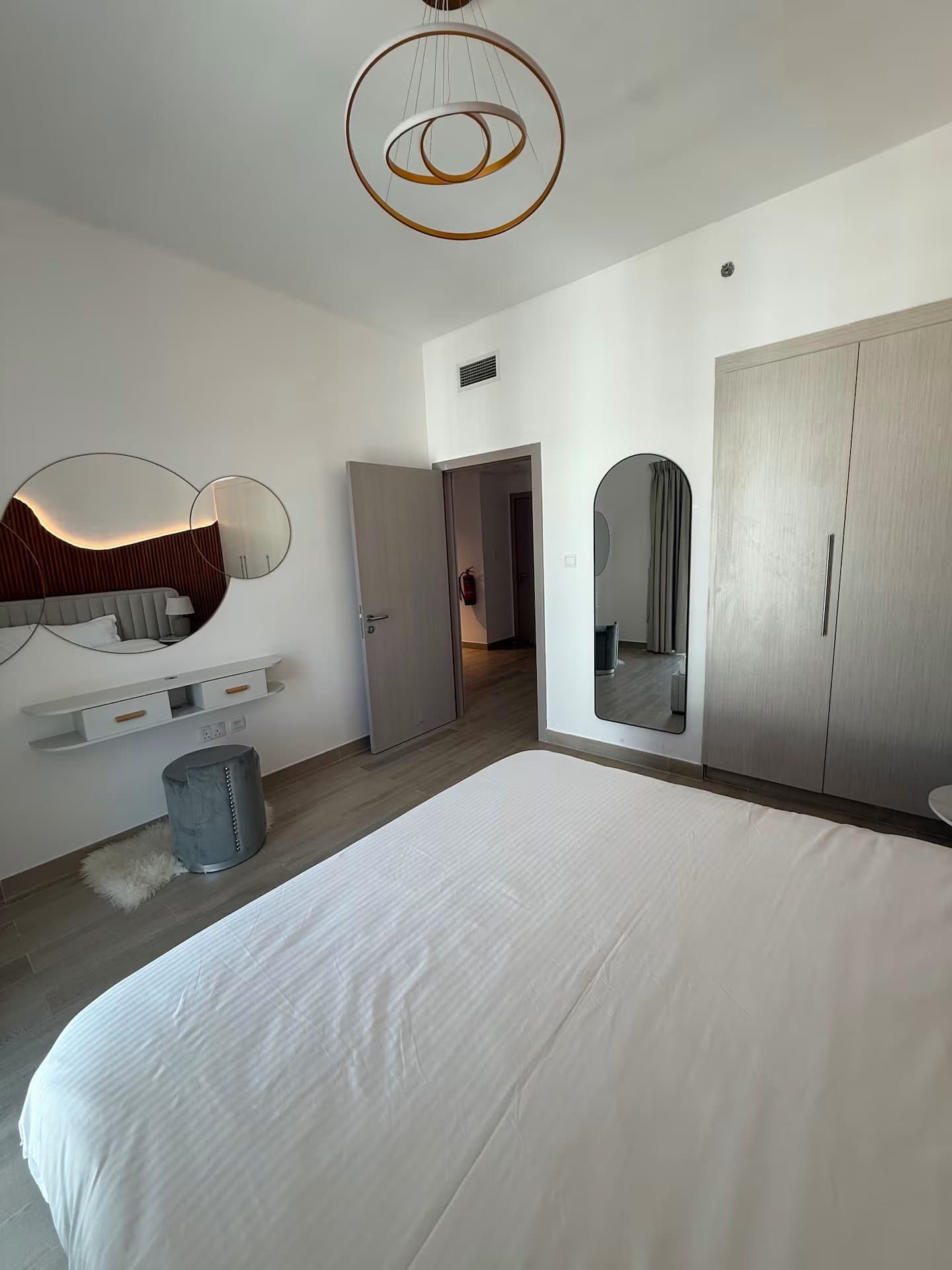 Amazing View | High Floor | Prime Location — 7