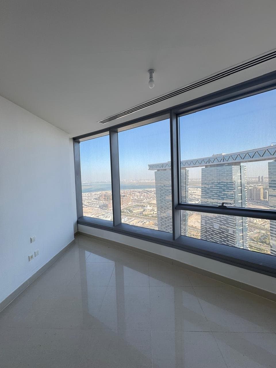 Stunning View | Spacious Unit | Vacant — 5