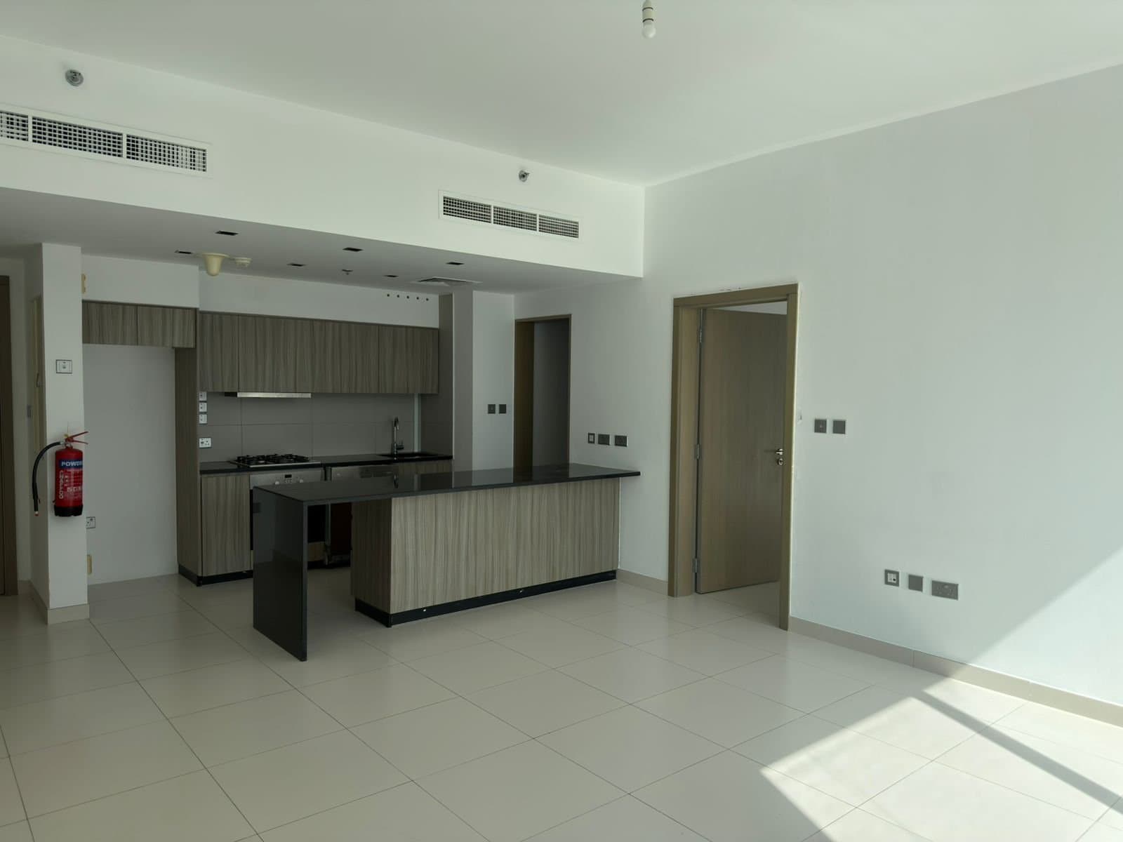 Stunning Apartment | Great Location | Spacious — 2