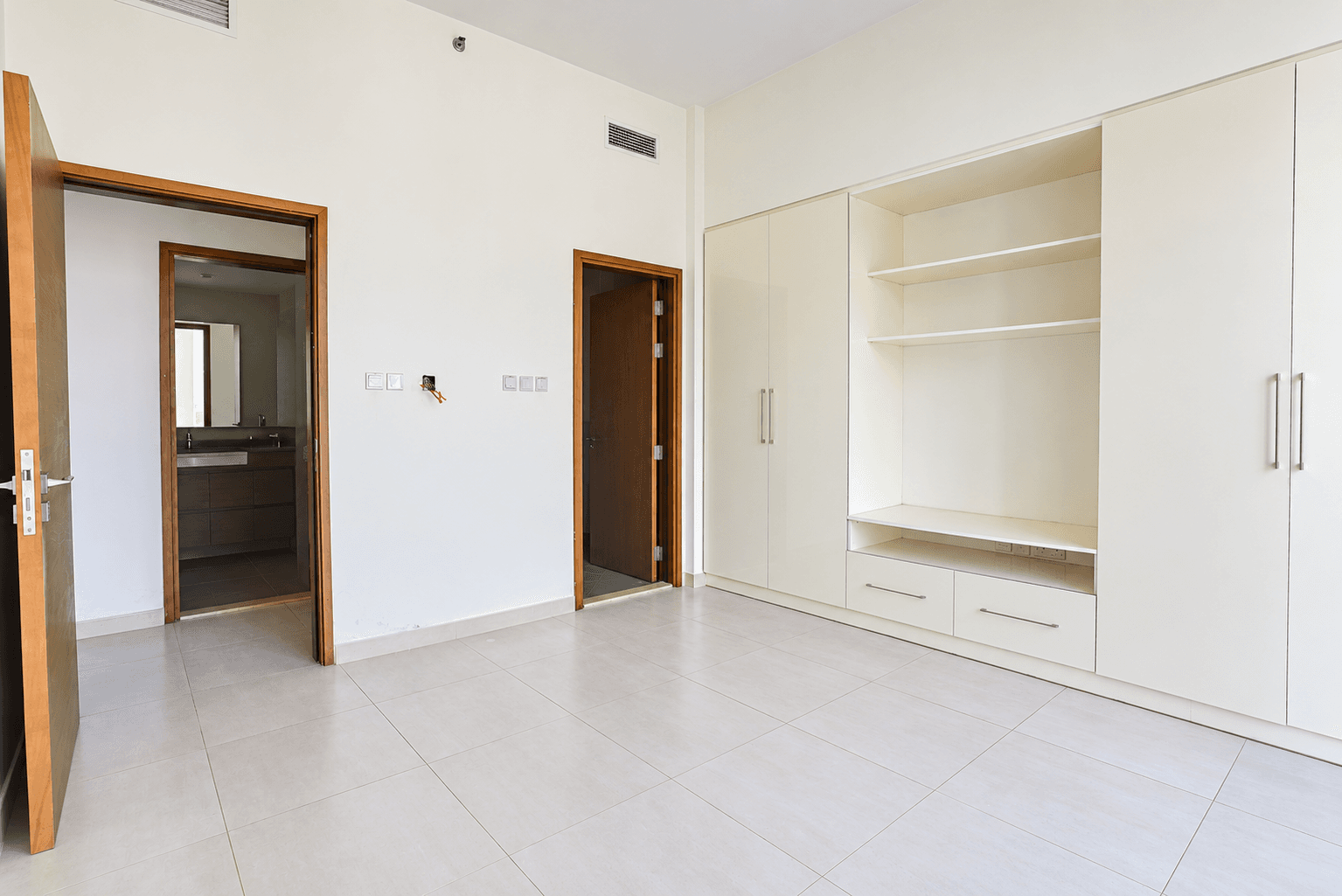 Prestige 2BR | Premium Sea Views | Prime Location, 15
