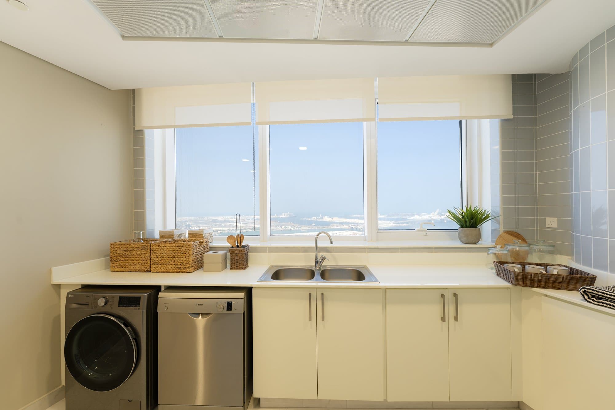 0 Commission | Luxurious Apartment | Vacant — 19