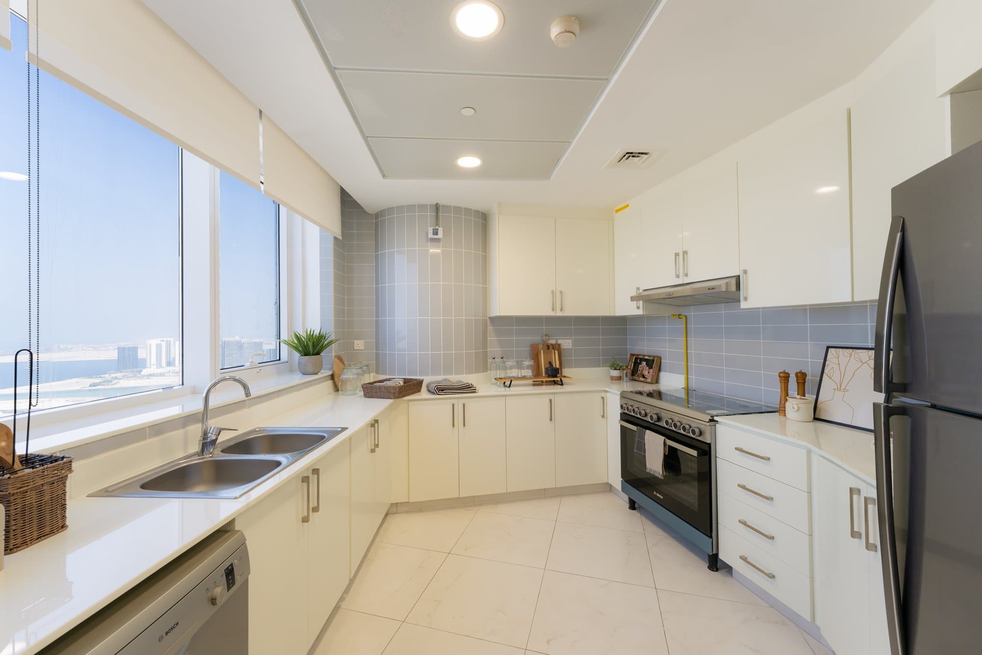 0 Commission | Luxurious Apartment | Vacant — 12