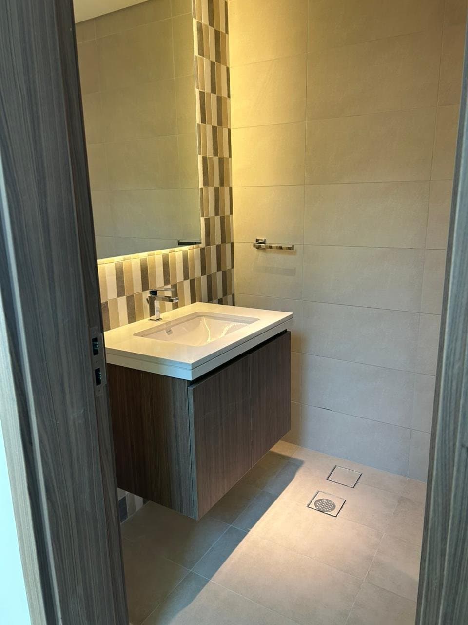 Luxurious Space Villa | Single Row | End Unit — 24