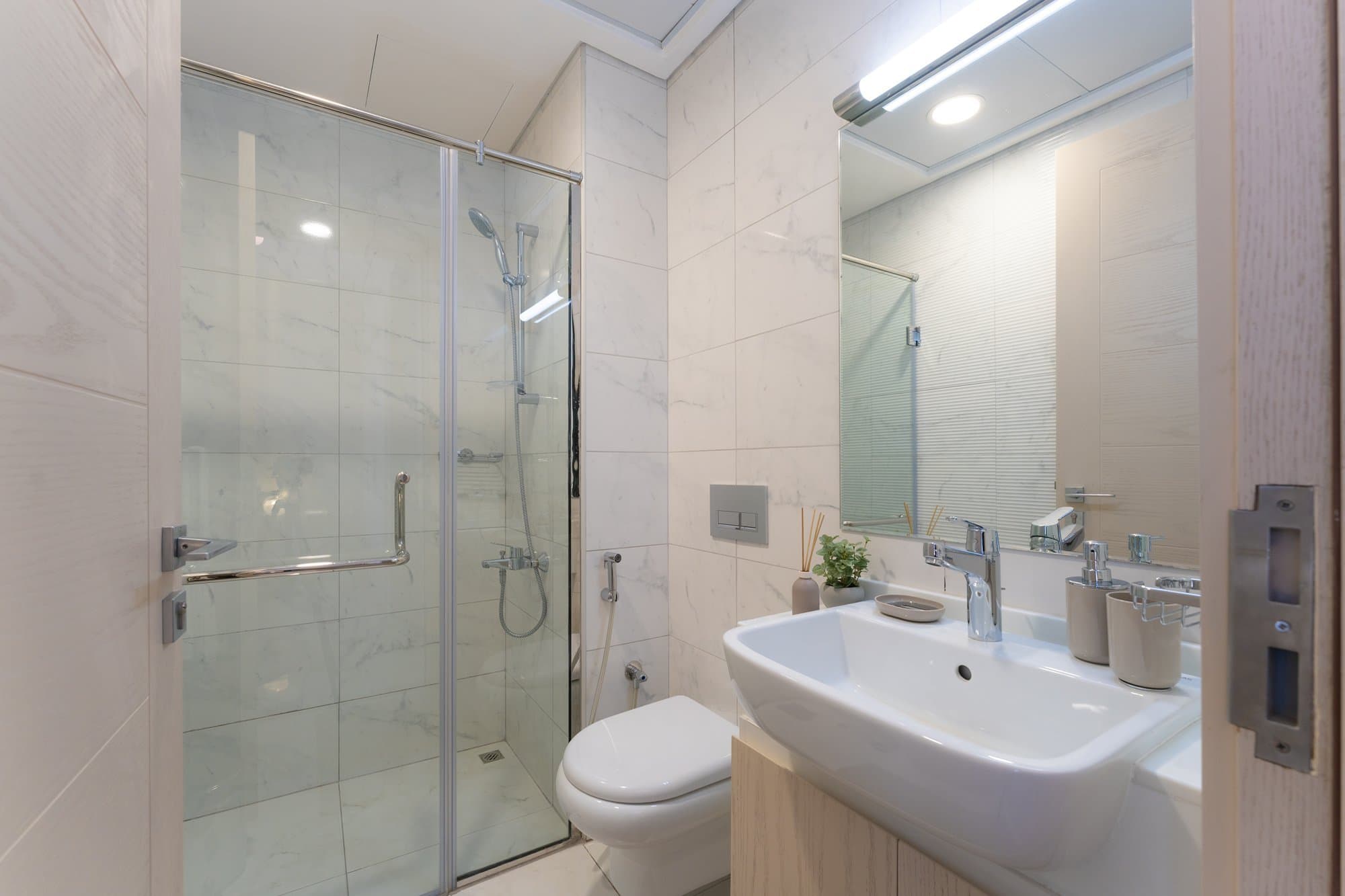 0 Commission | Luxurious Apartment | Vacant — 22