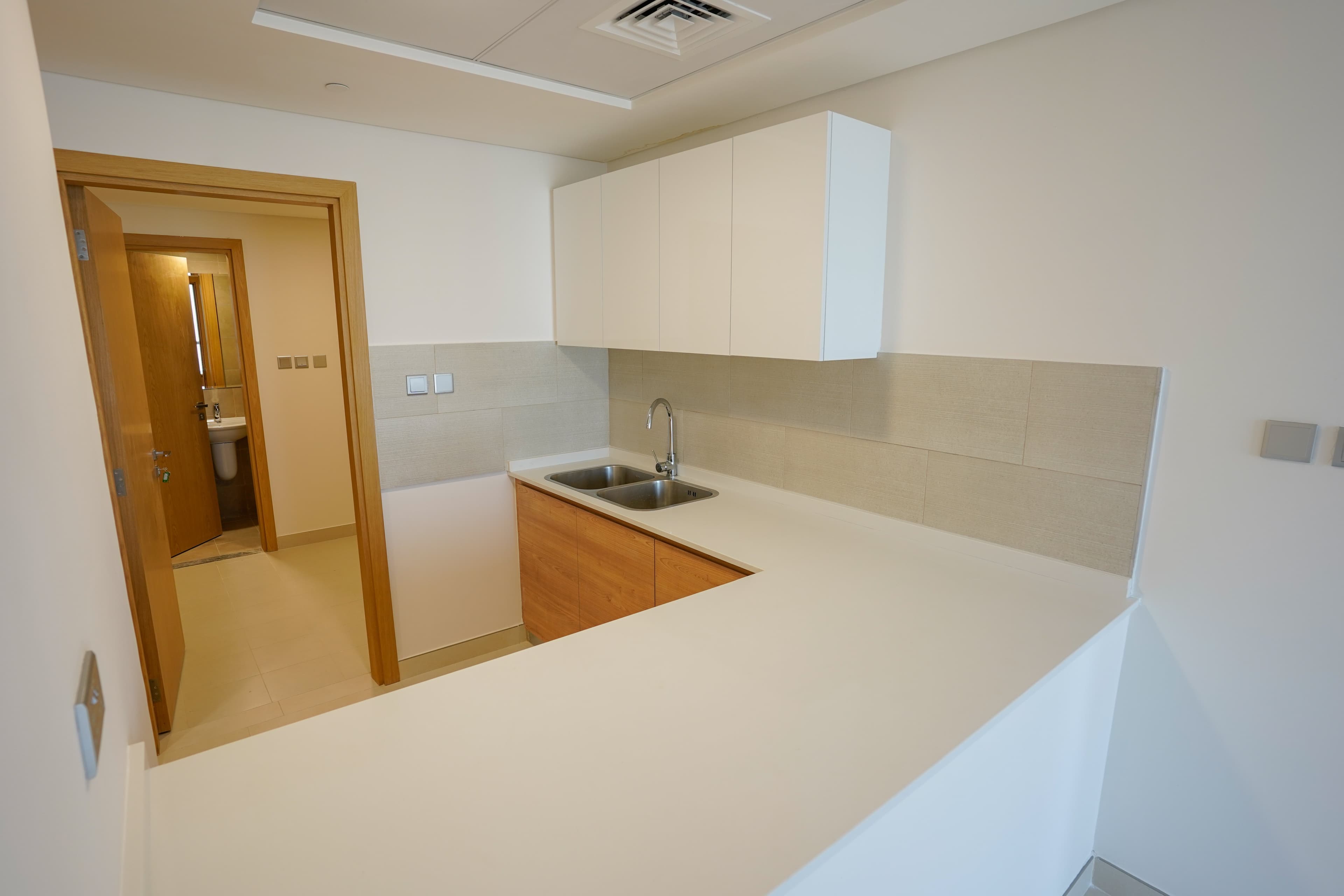 Amazing 2BR+M | High Floor | Prime Area — 6