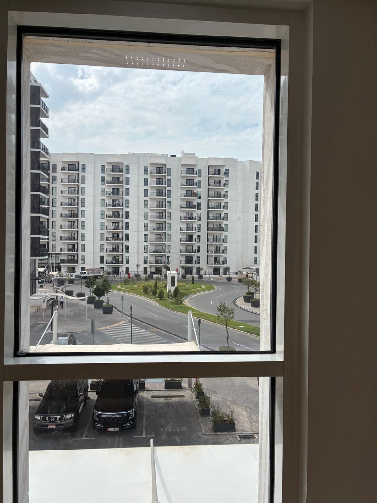 Stunning Canal View | Un-Furnished | Prime Loc — 12