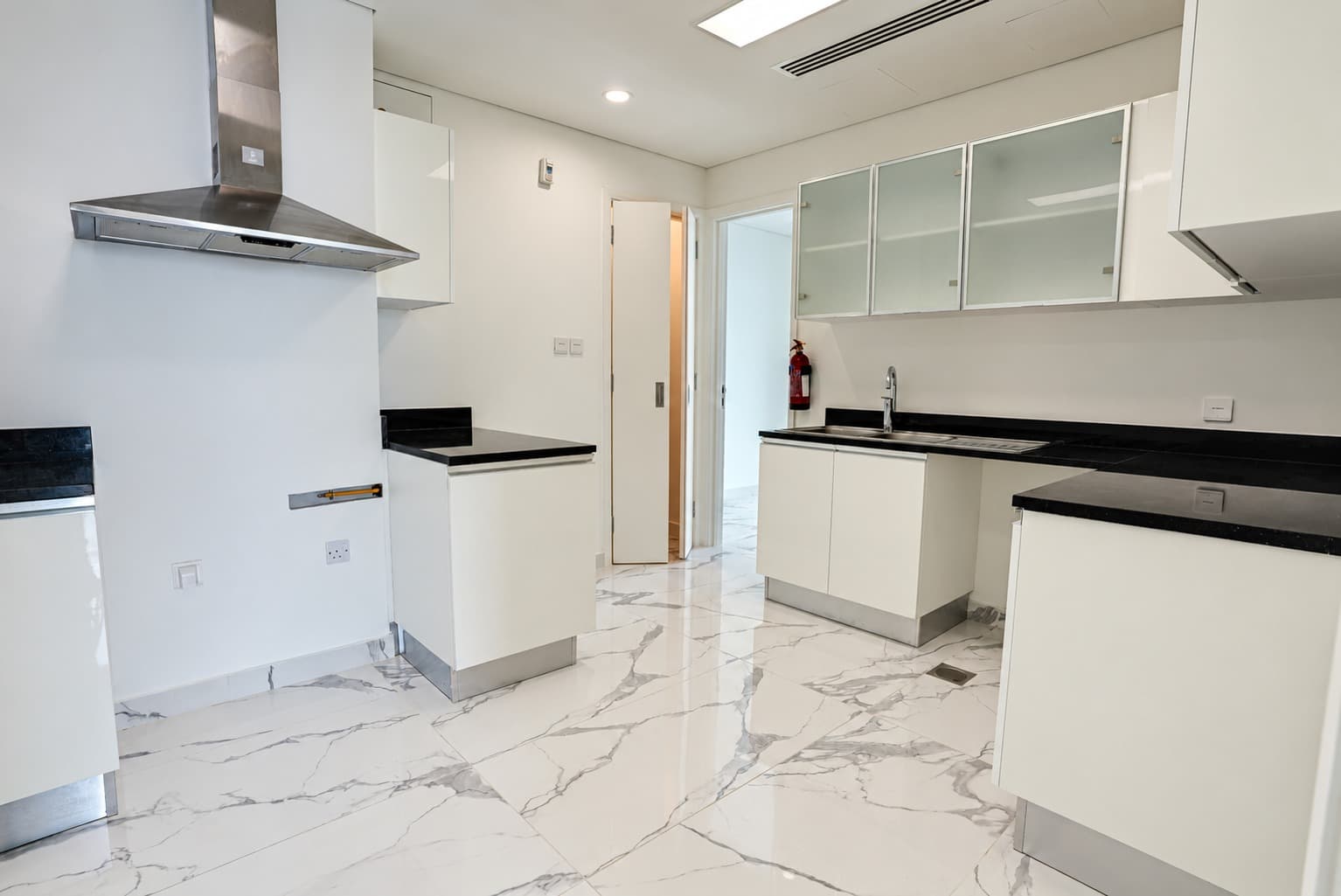 Stunning Canal & City View | 4 Payments | Vibrant Community, 8