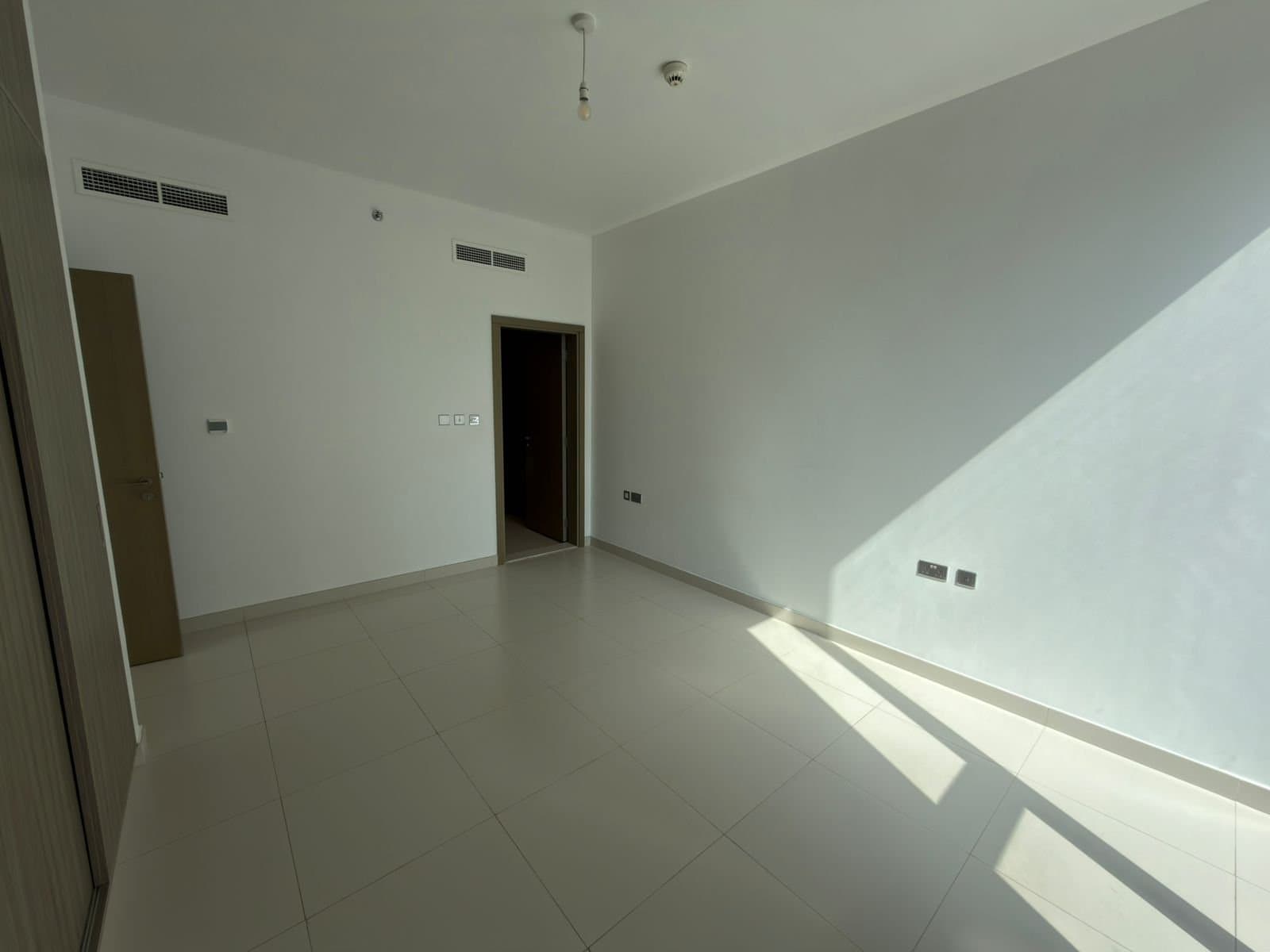 Stunning Apartment | Great Location | Spacious — 3