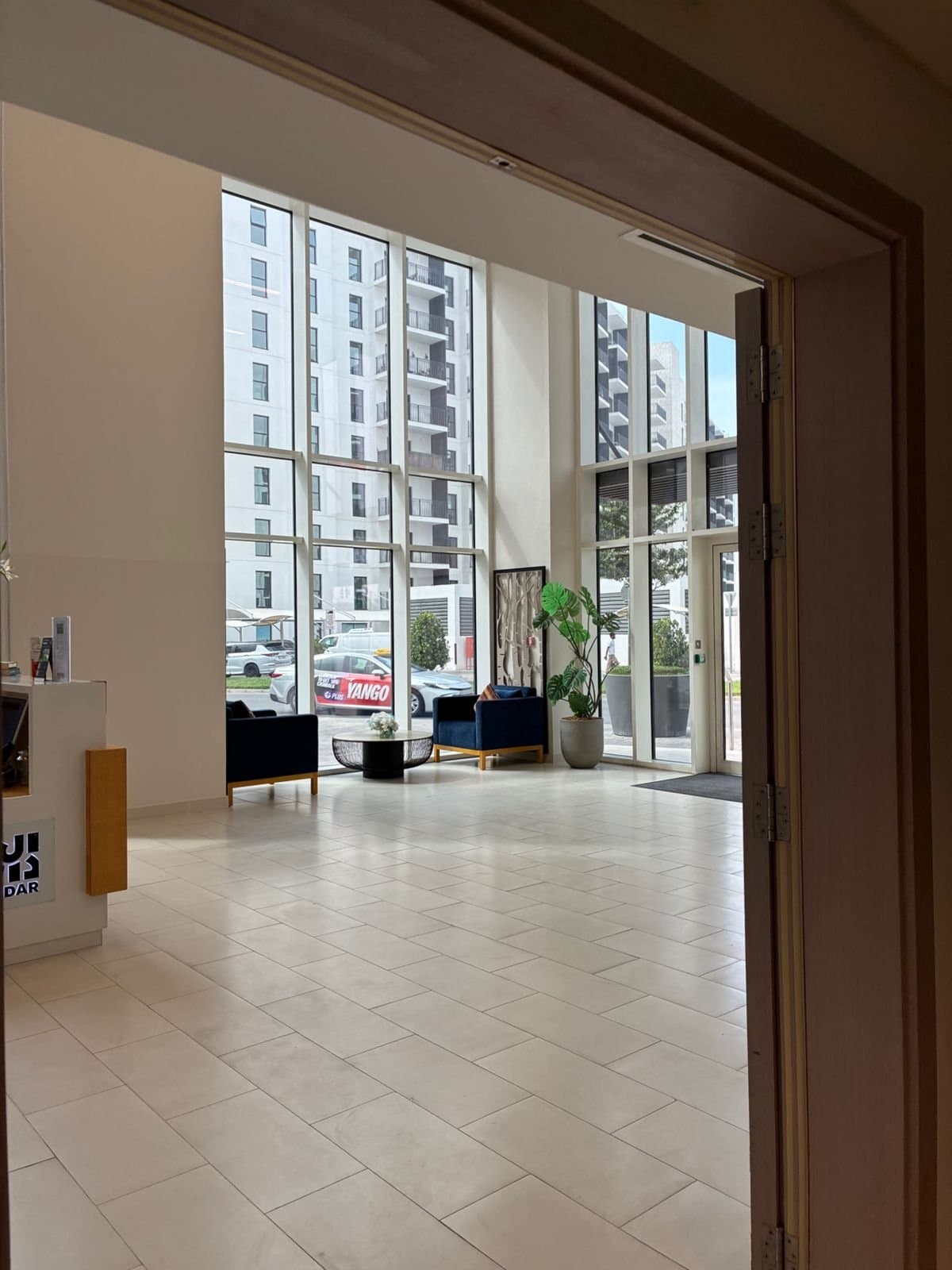 Stunning Canal View | Un-Furnished | Prime Loc — 11