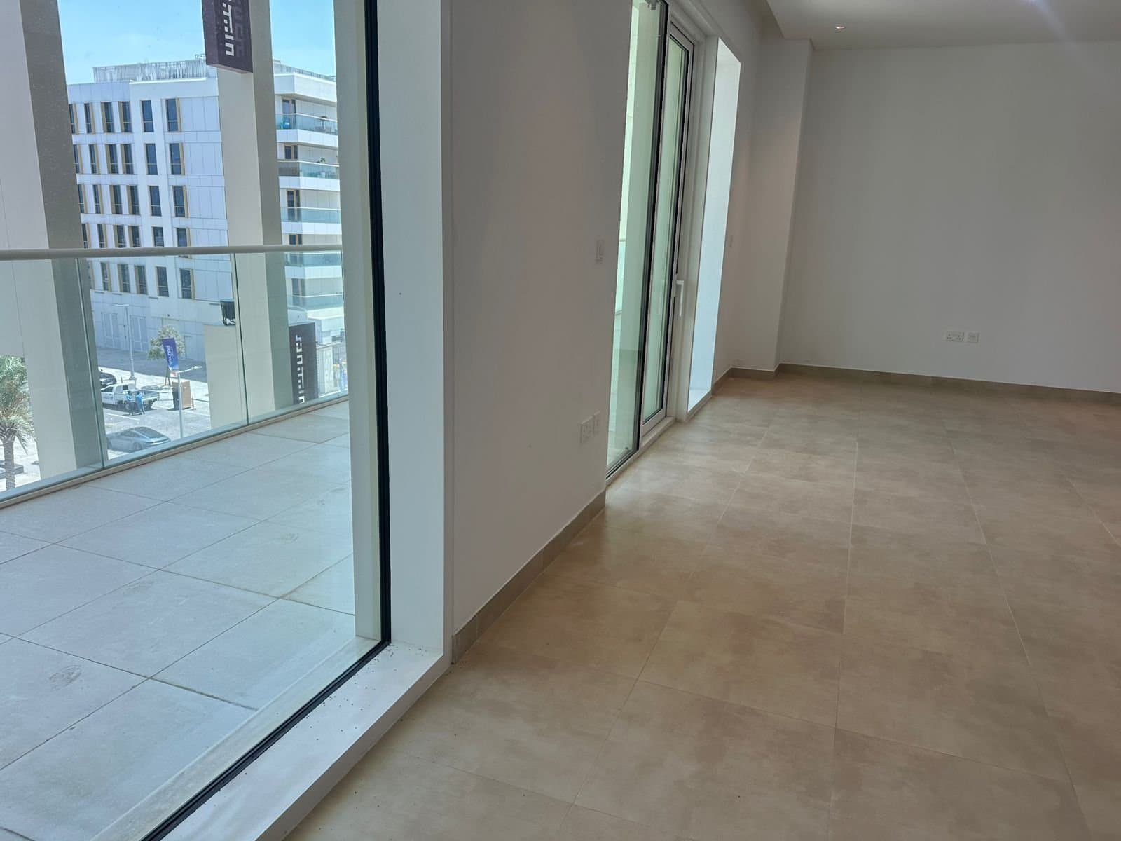 Beach Access | Huge Apartment | Partial Sea View — 4