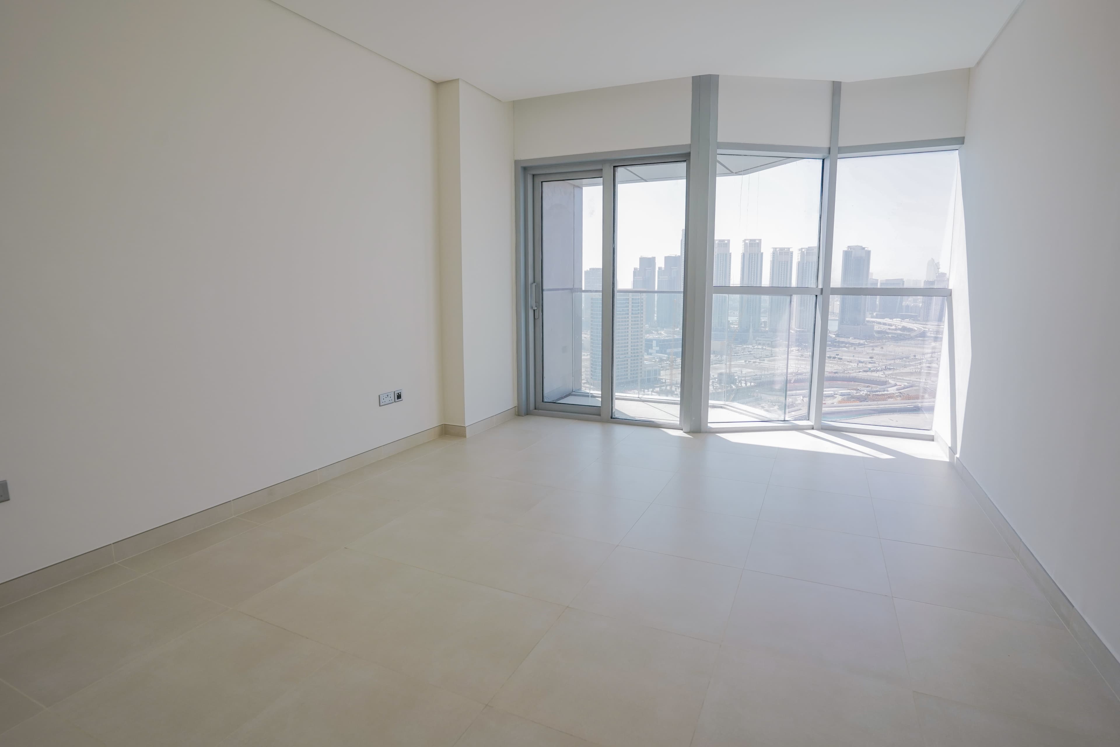 Stunning 1BR | High Floor | City View — 2
