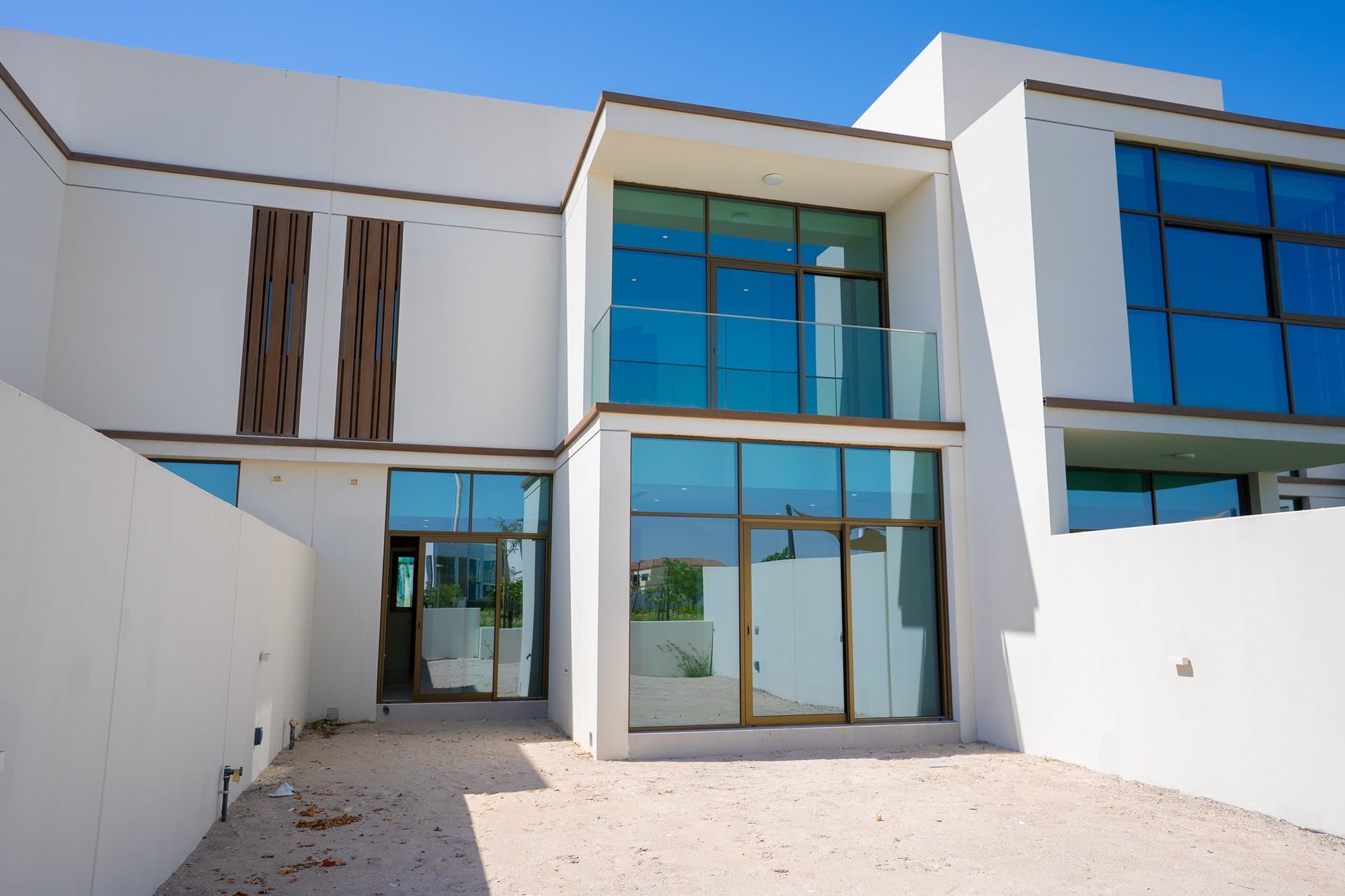 Single Row | Luxurious Townhouse | Prime Location