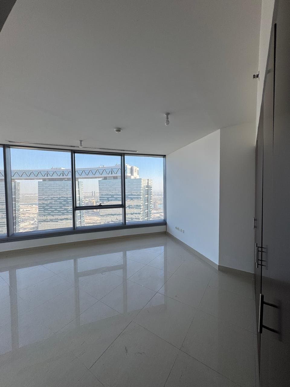 Stunning View | Spacious Unit | Vacant — 4