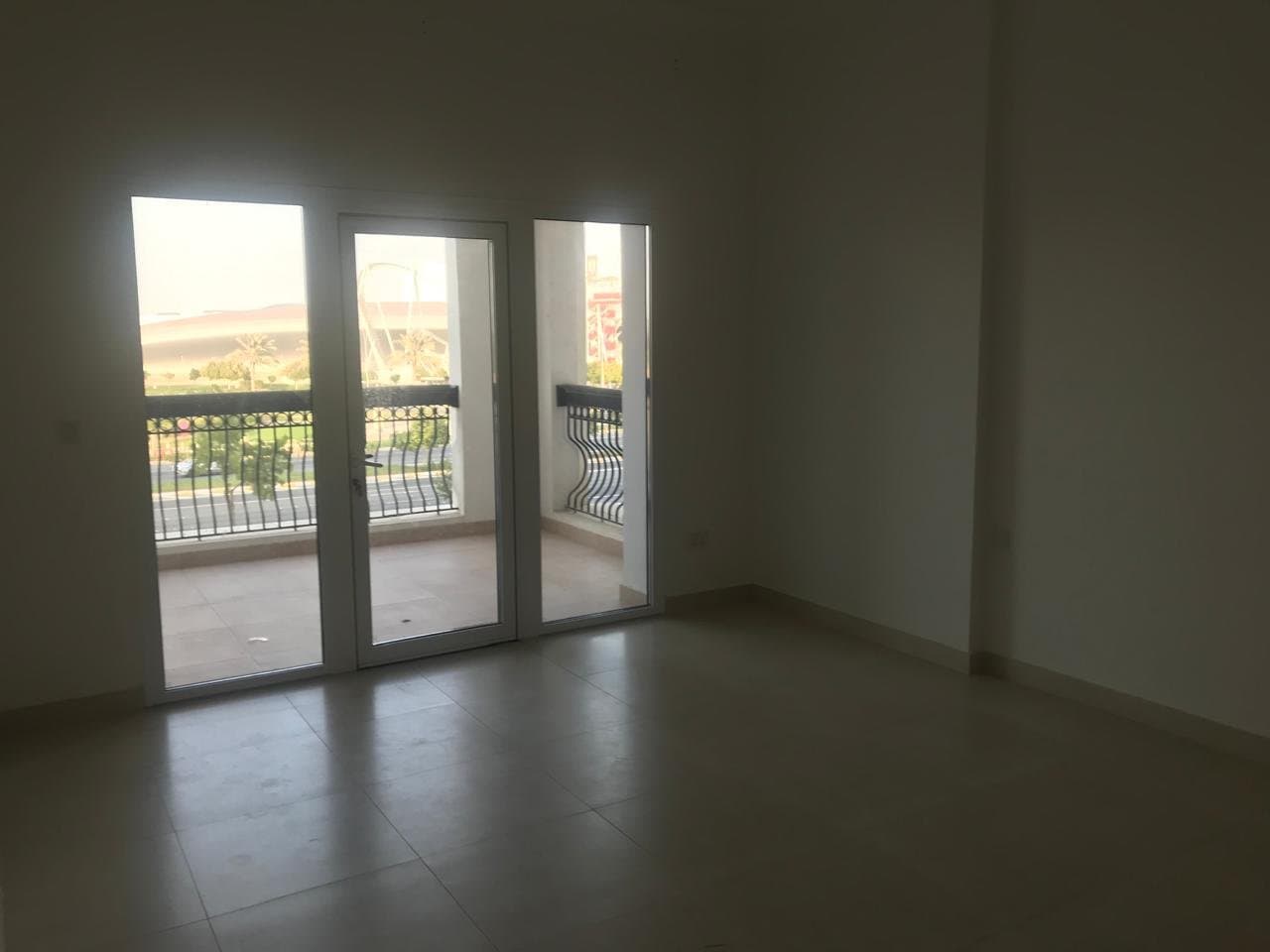 Spacious Apartment | 2 Balconies | Laundry Room — 8