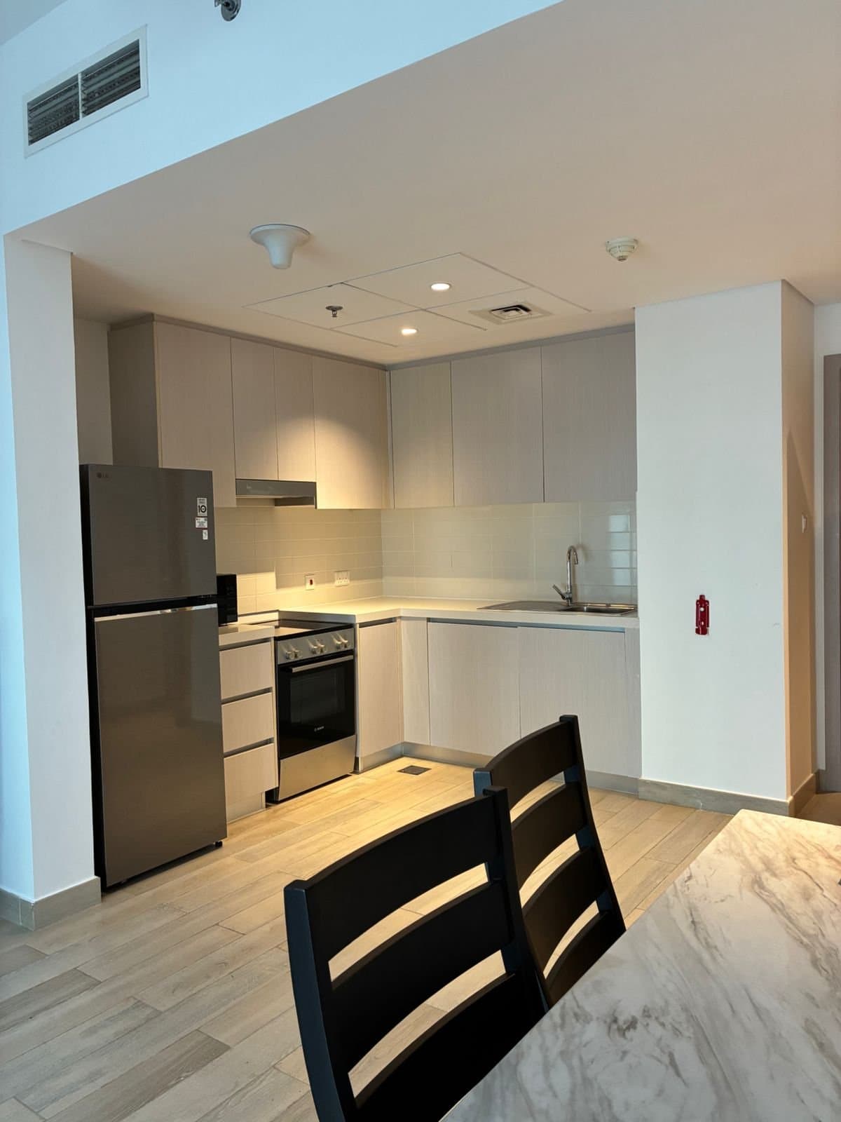 Stunning Canal View | Un-Furnished | Prime Loc — 8
