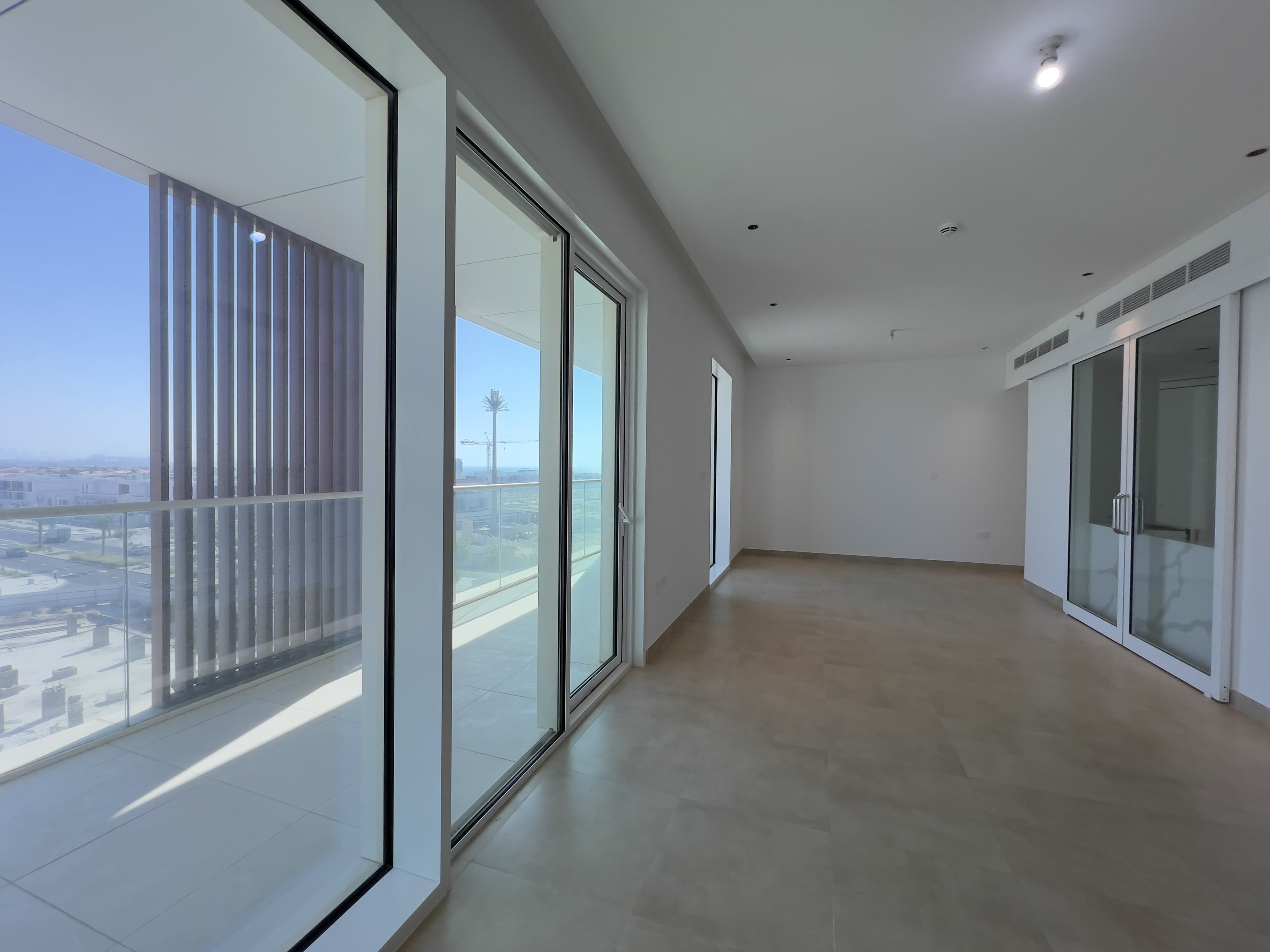 Partial Sea & Pool View | Spacious | Vacant — 4