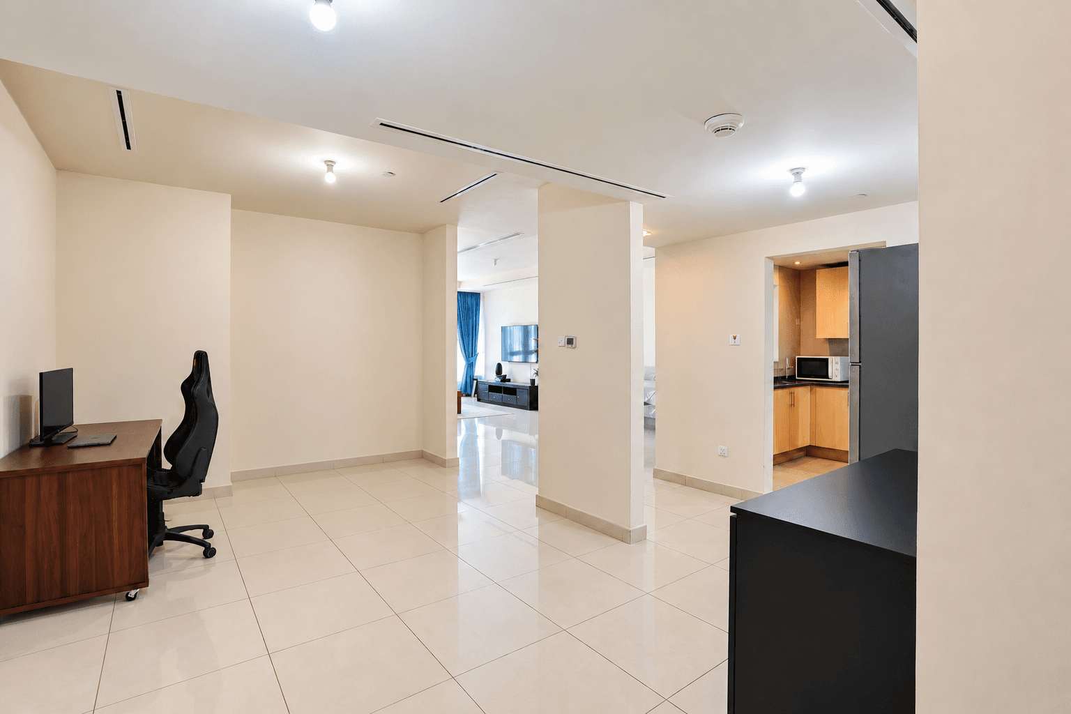Spacious 2+1BR | Amazing Sea View | Prime Community, 9