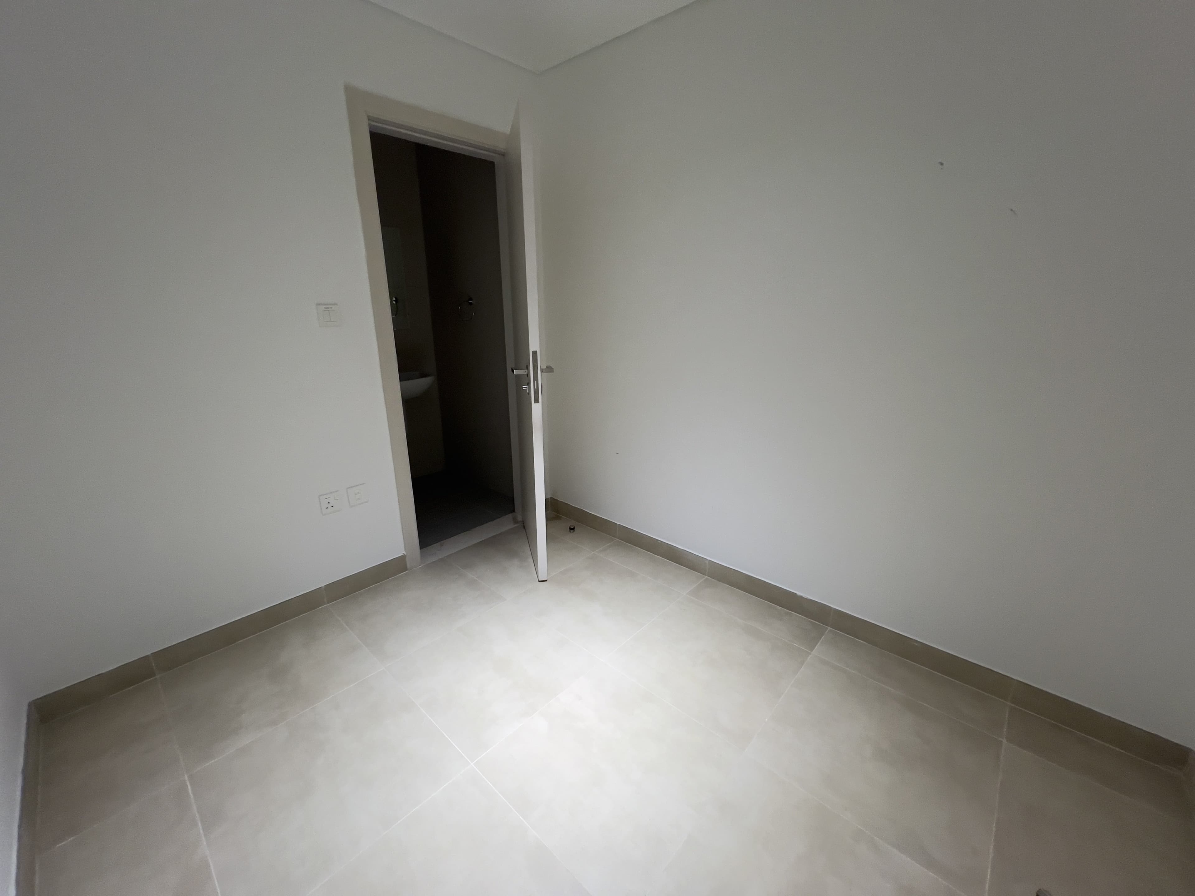 Partial Sea & Pool View | Spacious | Vacant — 18