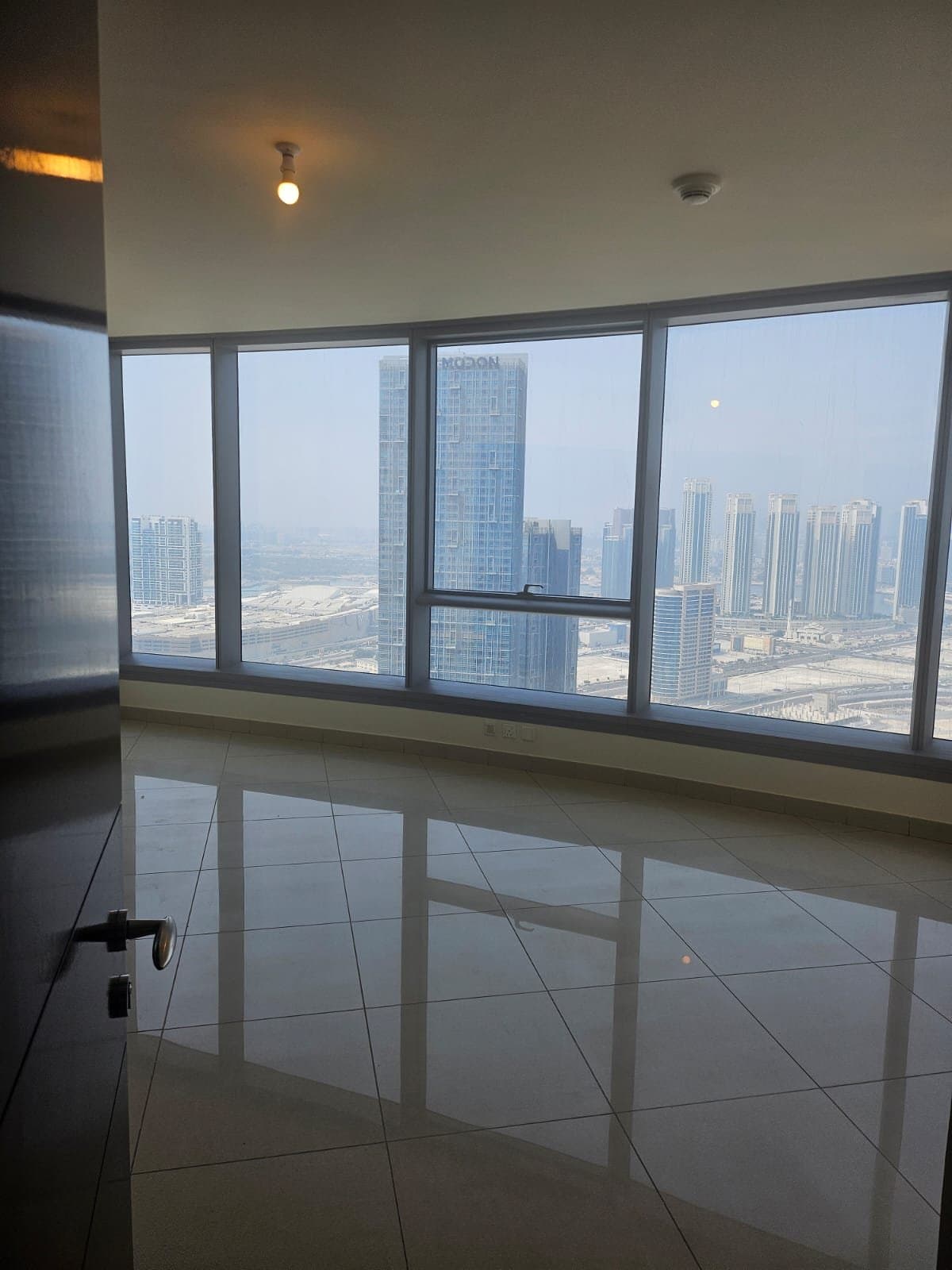 Spacious 3BR | Vibrant Community | High Floor — 3