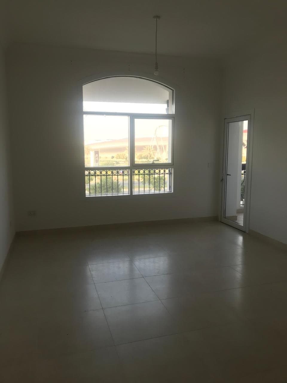 Spacious Apartment | 2 Balconies | Laundry Room — 2