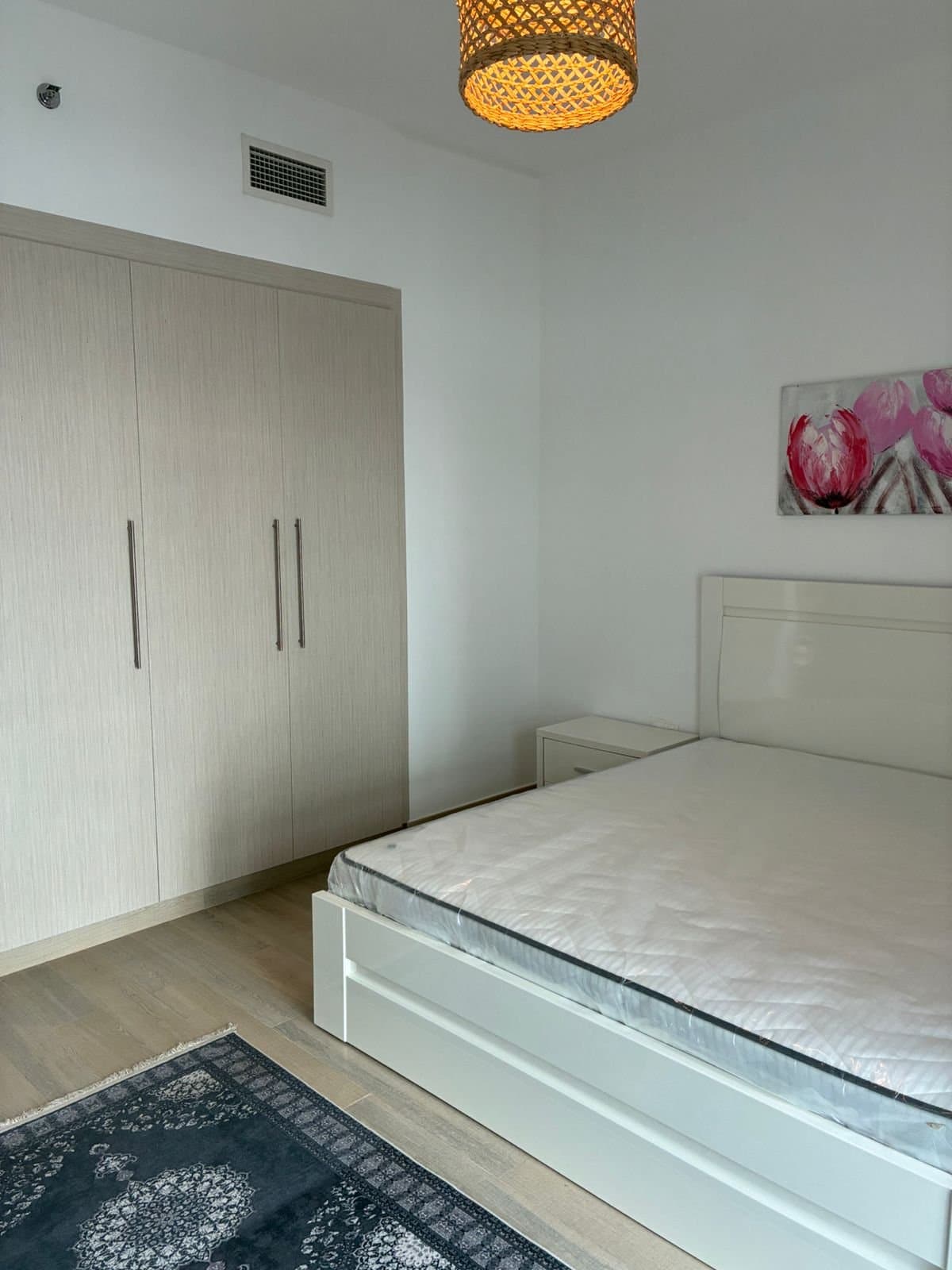 Stunning Canal View | Un-Furnished | Prime Loc — 6