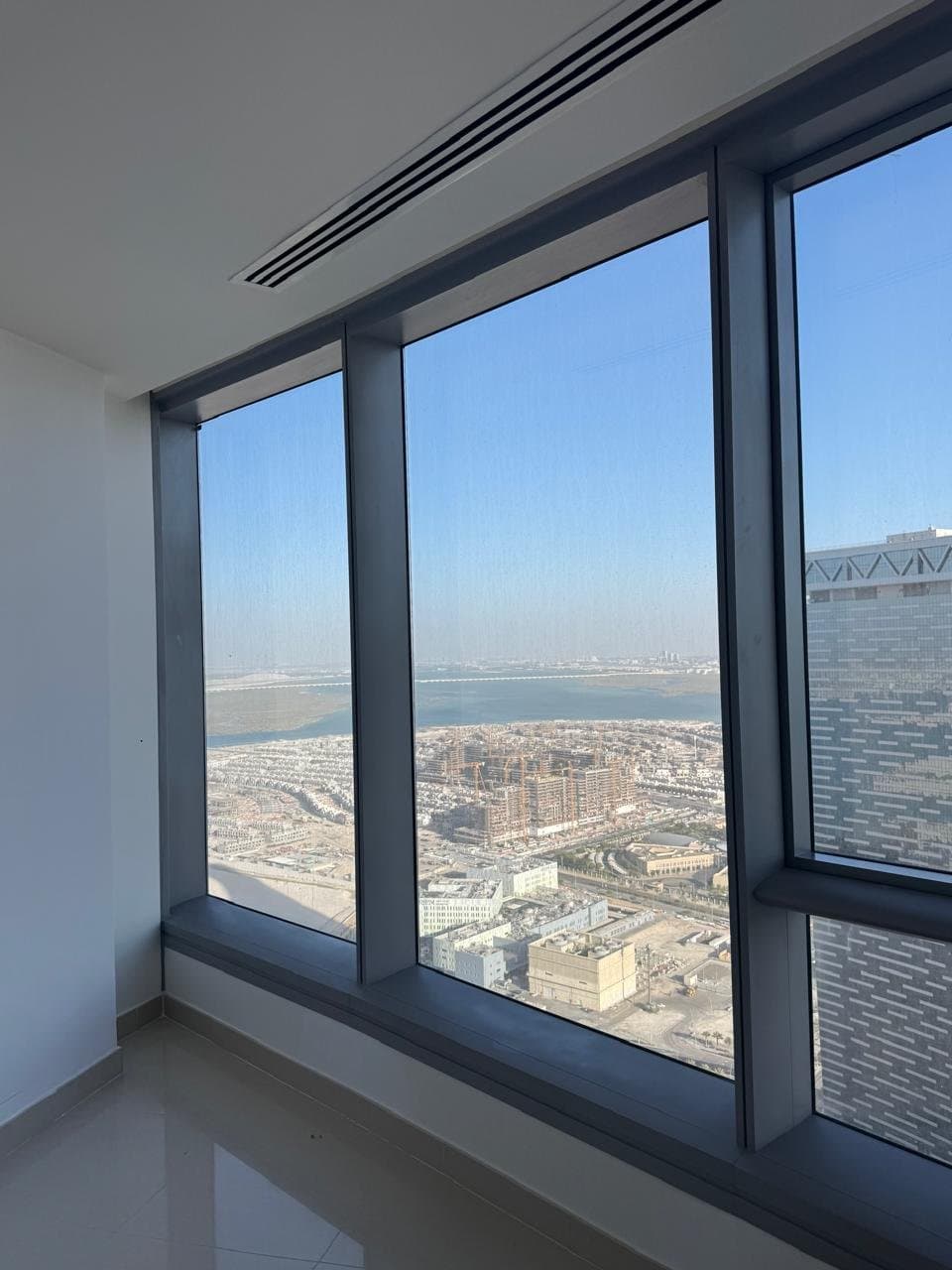 Stunning View | Spacious Unit | Vacant — 2