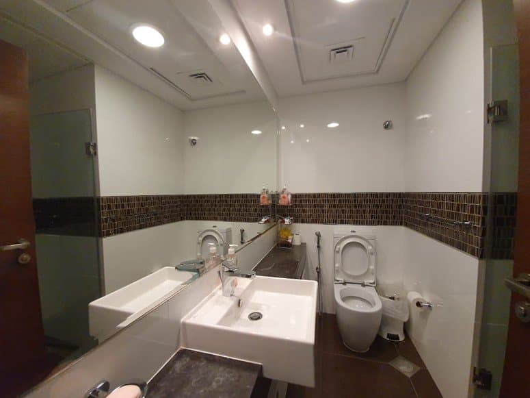 Spacious Townhouse | Ready to move in | Prime Loc — 12