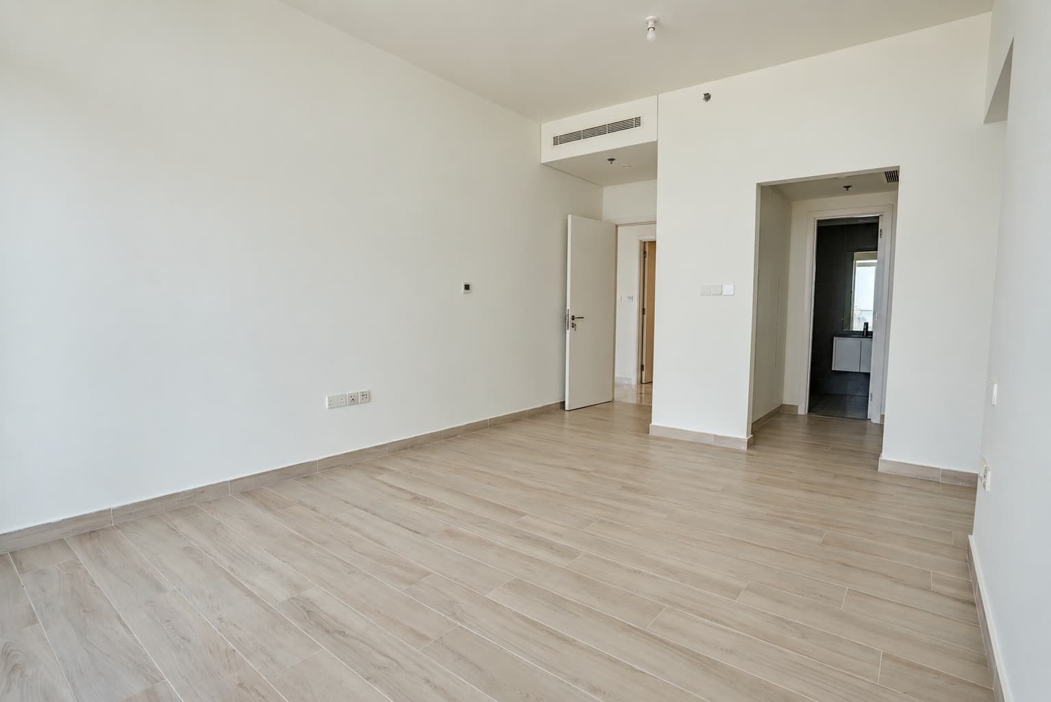 Stunning Canal & City View | 4 Payments | Vibrant Community, 6