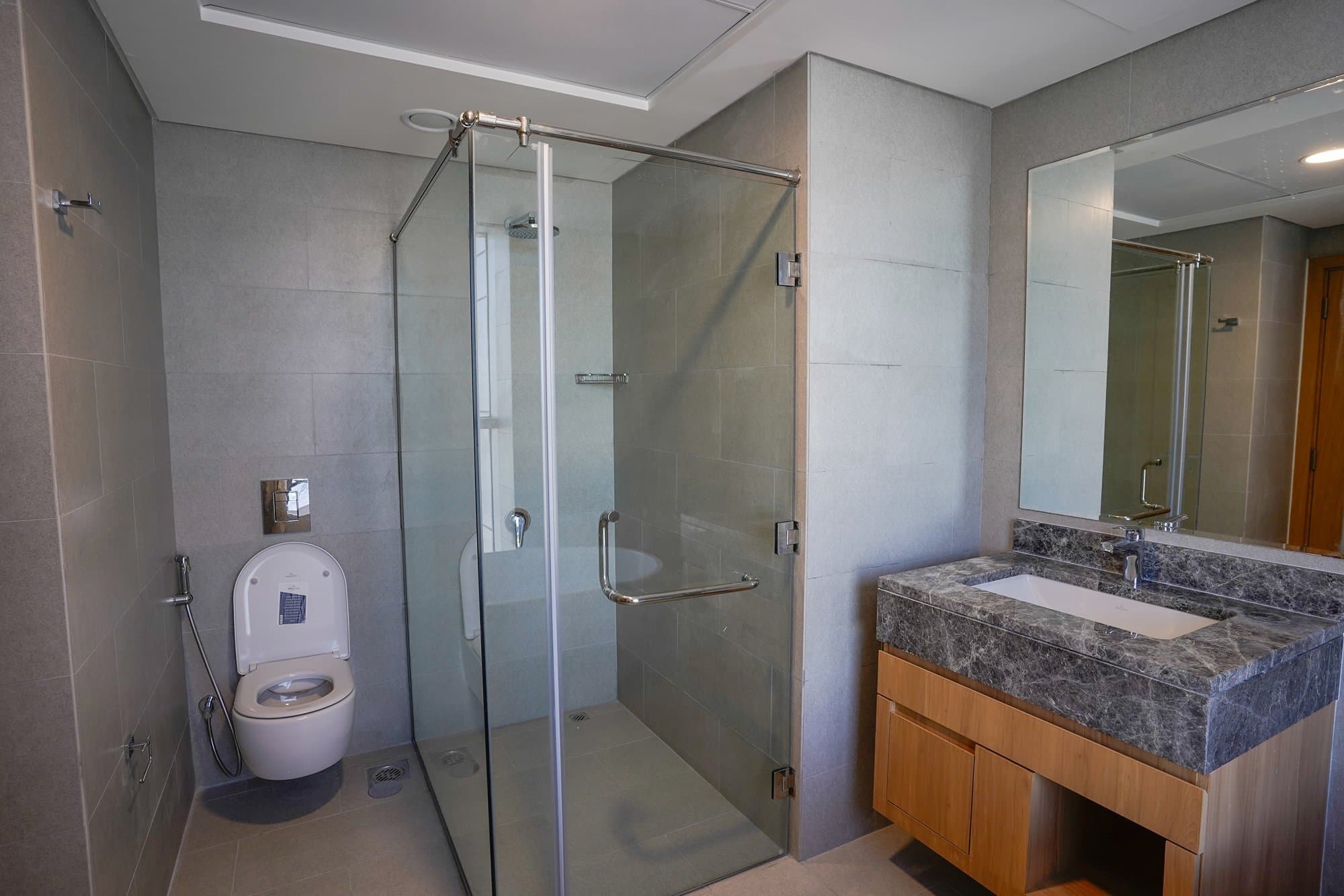 Amazing 2BR+M | High Floor | Prime Area — 10