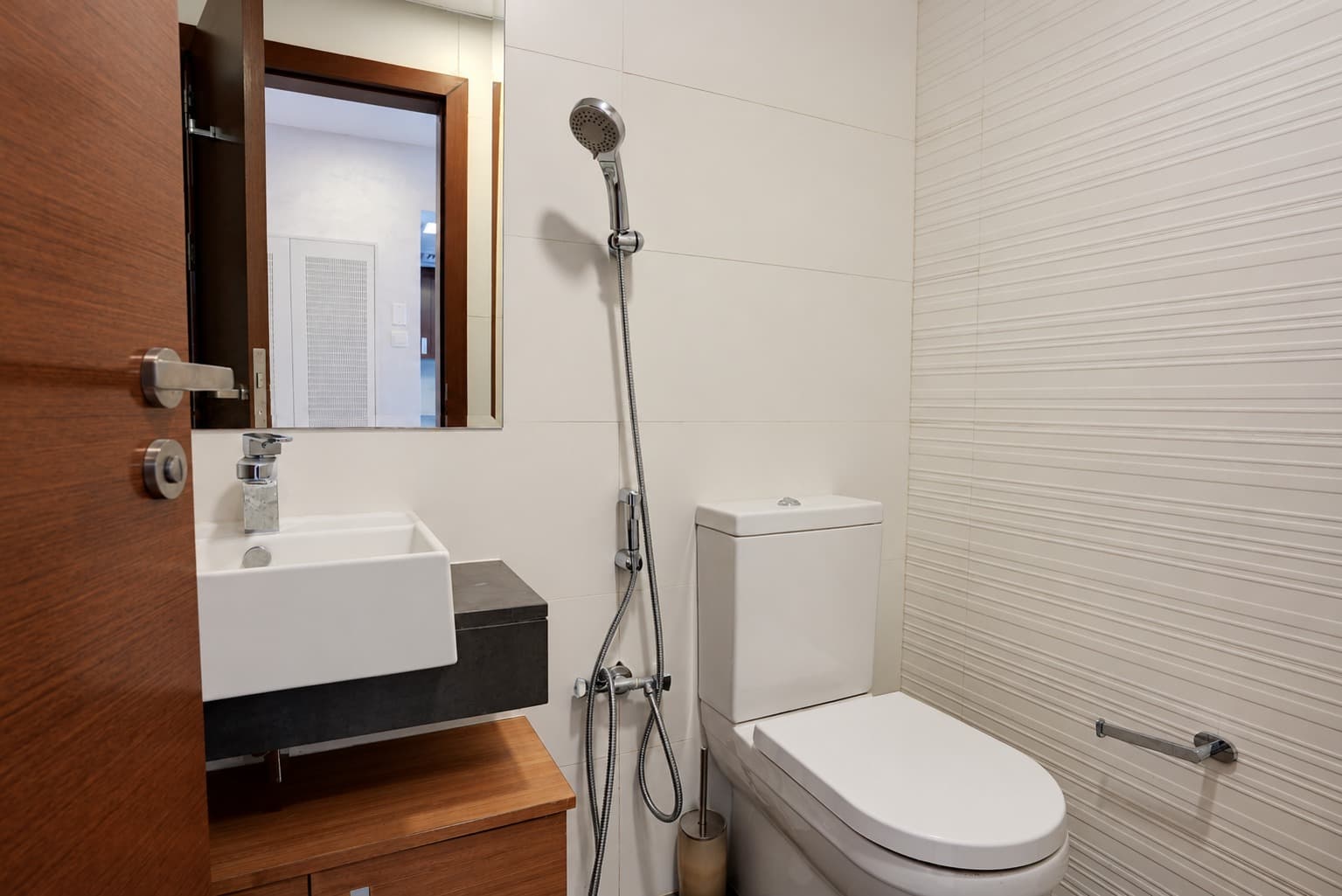 Elegant 1BR | Full Sea View | Excellent Location, 15
