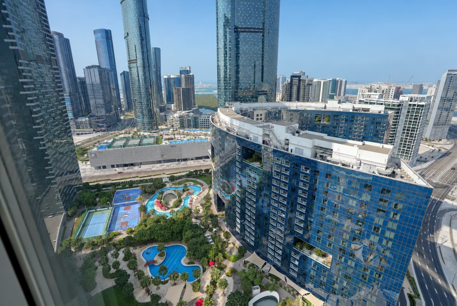 Elegant 1BR | Full Sea View | Excellent Location, 10