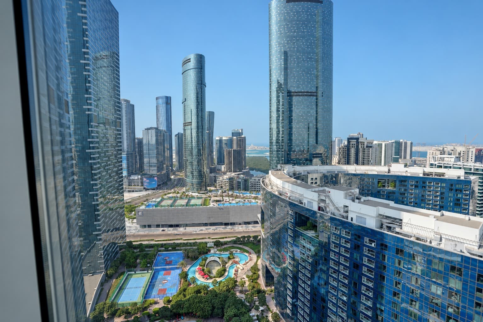 Elegant 1BR | Full Sea View | Excellent Location, 12