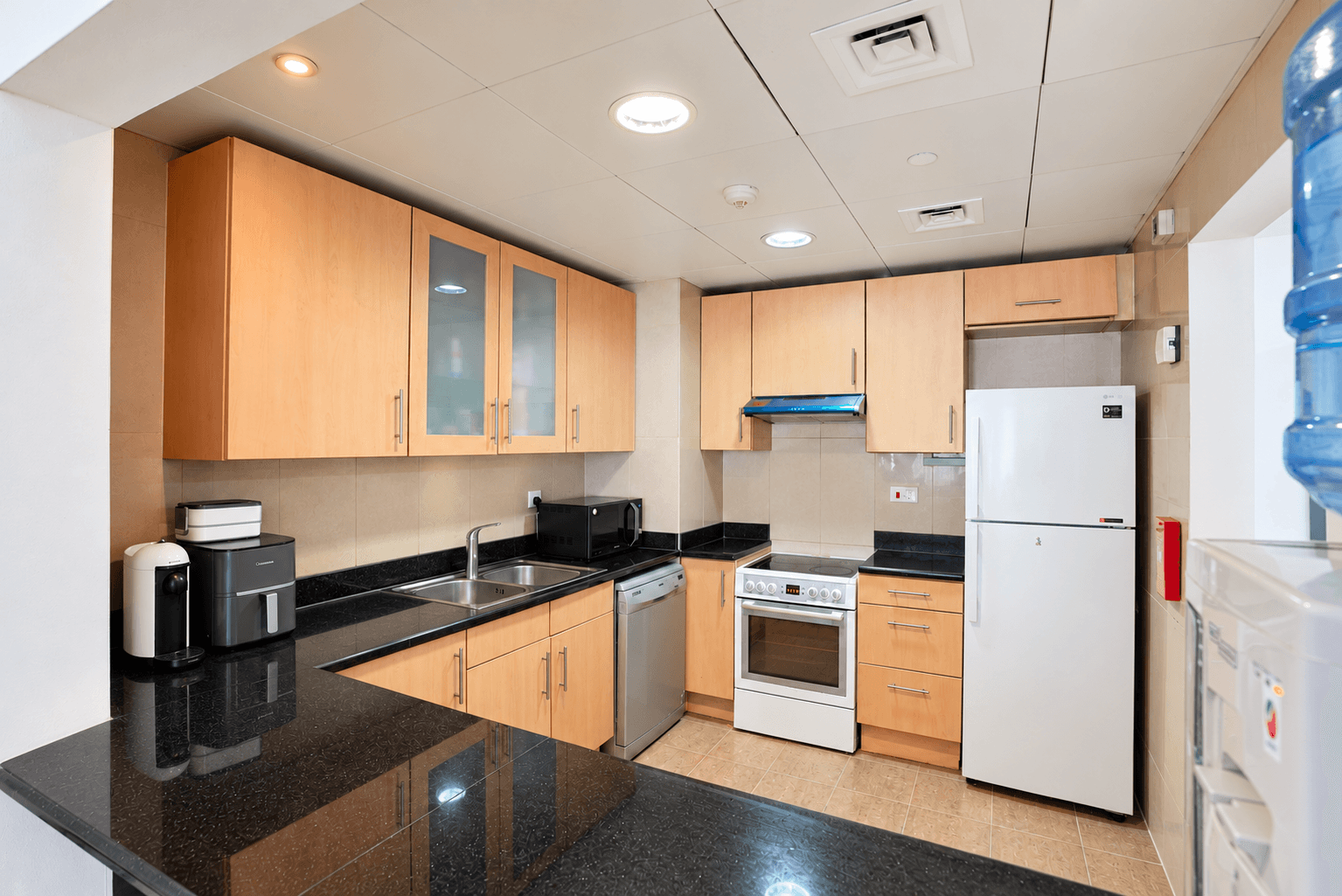 Spacious 2+1BR | Amazing Sea View | Prime Community, 15