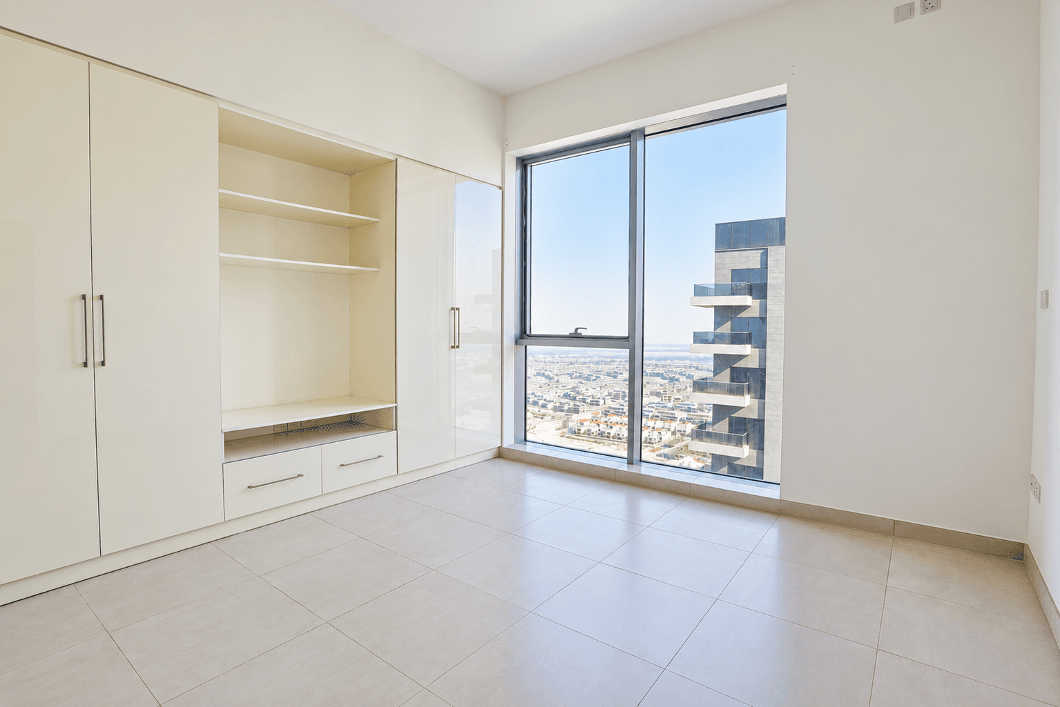 Prestige 2BR | Premium Sea Views | Prime Location, 14